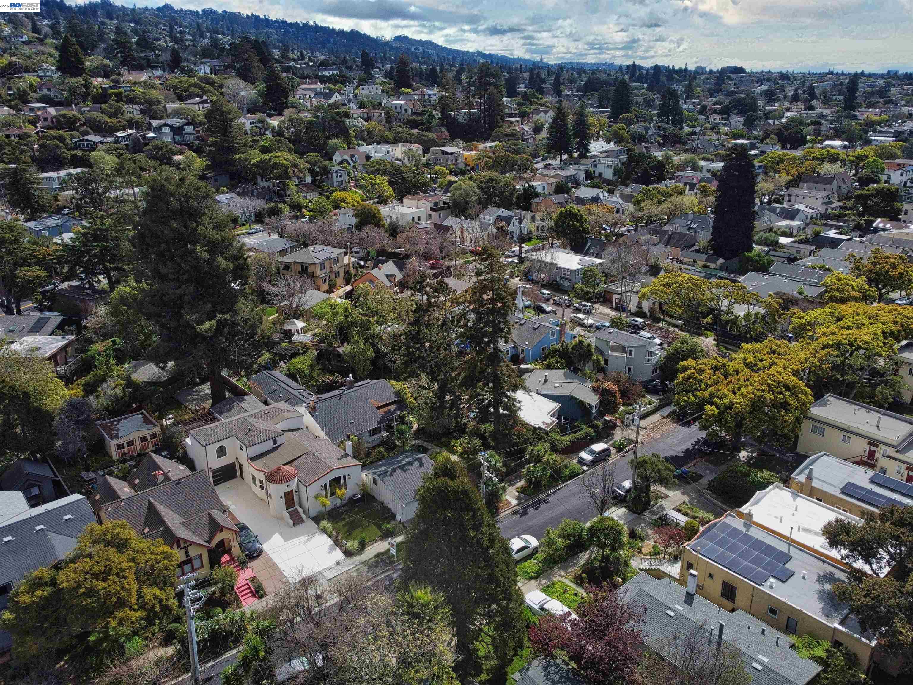 Detail Gallery Image 33 of 36 For 415 Berkeley Park Blvd, Kensington,  CA 94706 - 5 Beds | 2 Baths