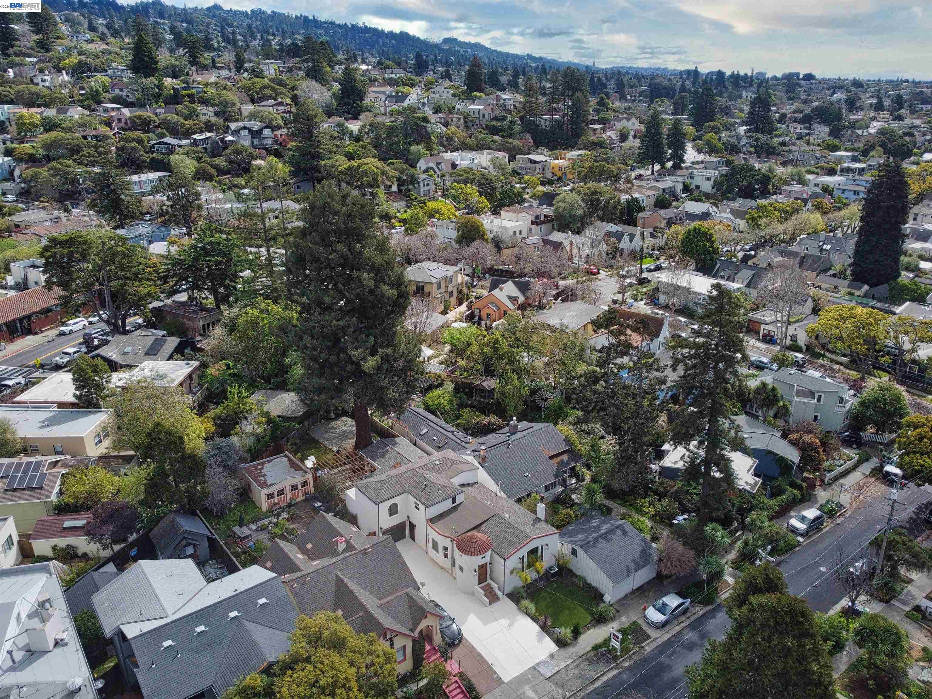 Detail Gallery Image 34 of 36 For 415 Berkeley Park Blvd, Kensington,  CA 94706 - 5 Beds | 2 Baths