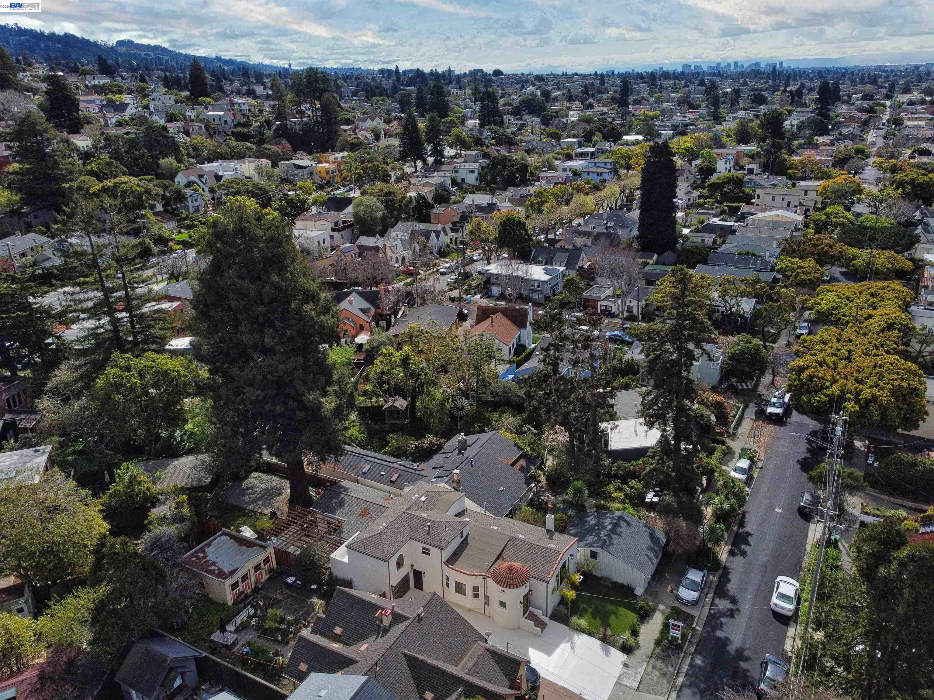 Detail Gallery Image 35 of 36 For 415 Berkeley Park Blvd, Kensington,  CA 94706 - 5 Beds | 2 Baths