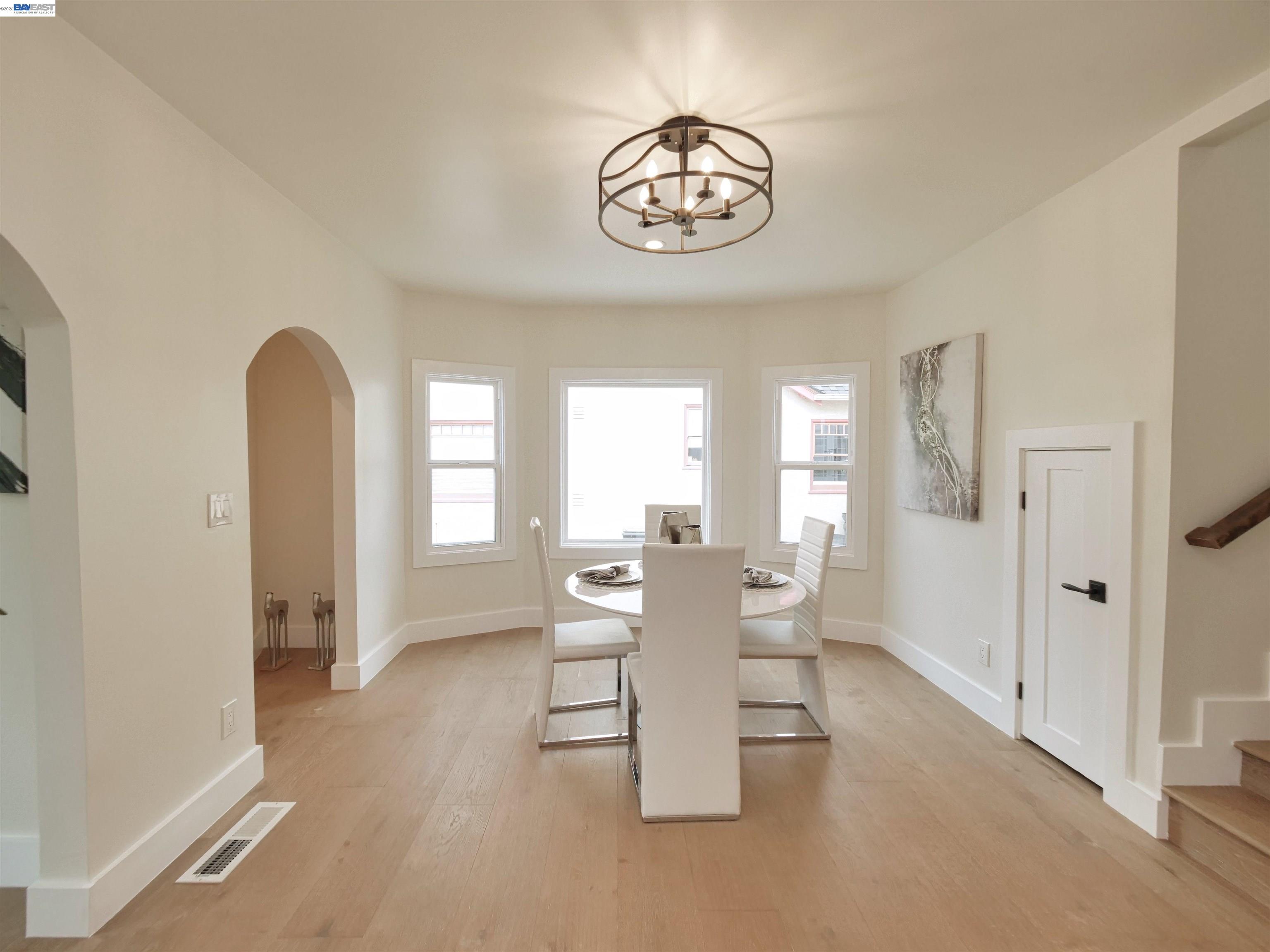 Detail Gallery Image 5 of 36 For 415 Berkeley Park Blvd, Kensington,  CA 94706 - 5 Beds | 2 Baths