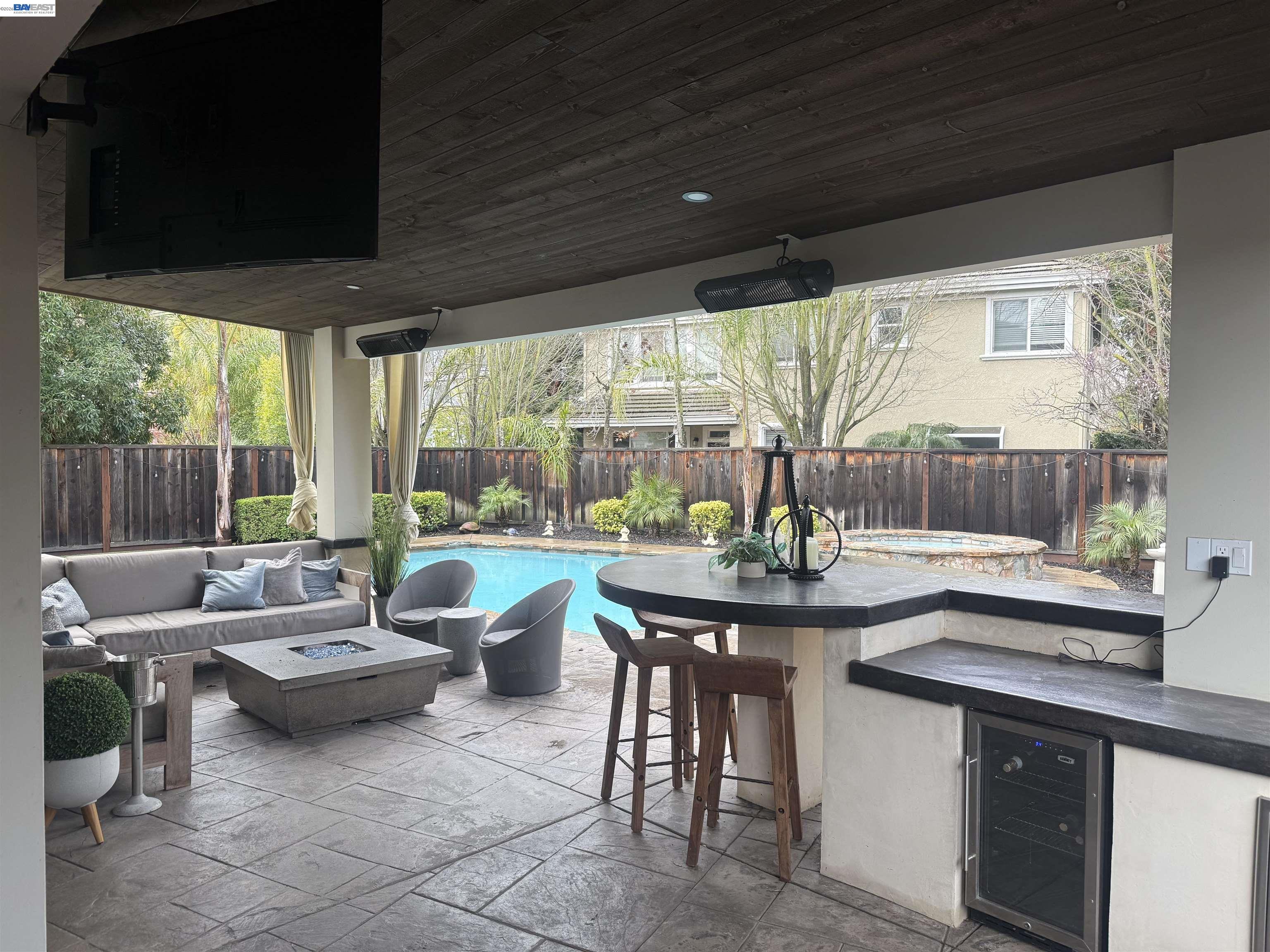 Detail Gallery Image 3 of 5 For 9 Cross Bridge Pl, Danville,  CA 94526 - 5 Beds | 3 Baths