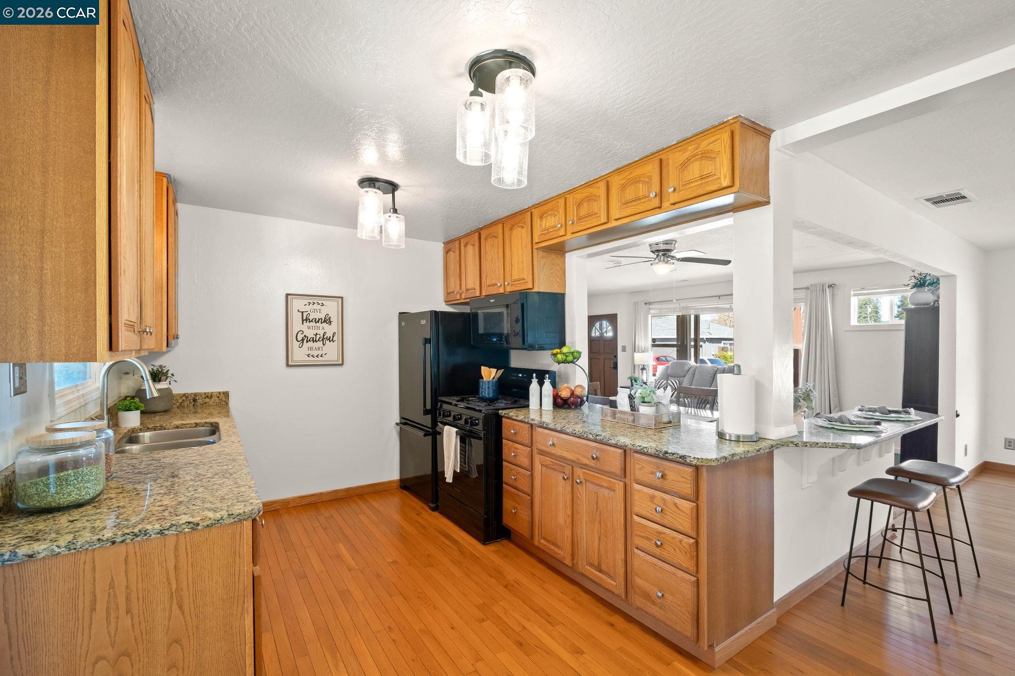 Detail Gallery Image 13 of 44 For 5070 Bonwell Dr, Concord,  CA 94521 - 3 Beds | 1 Baths