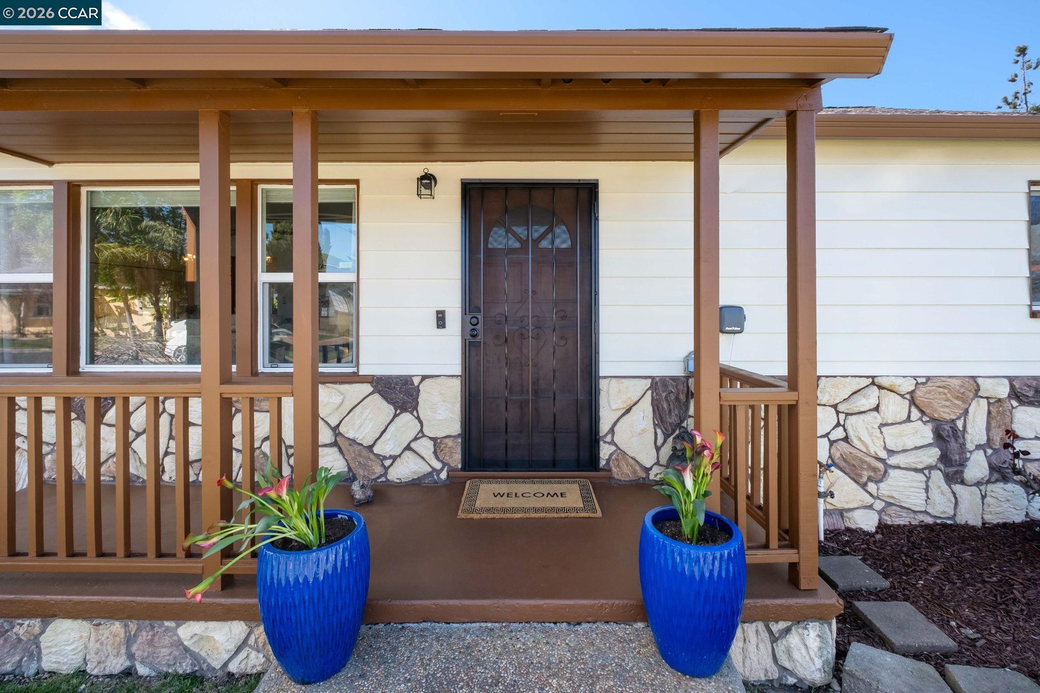 Detail Gallery Image 3 of 44 For 5070 Bonwell Dr, Concord,  CA 94521 - 3 Beds | 1 Baths