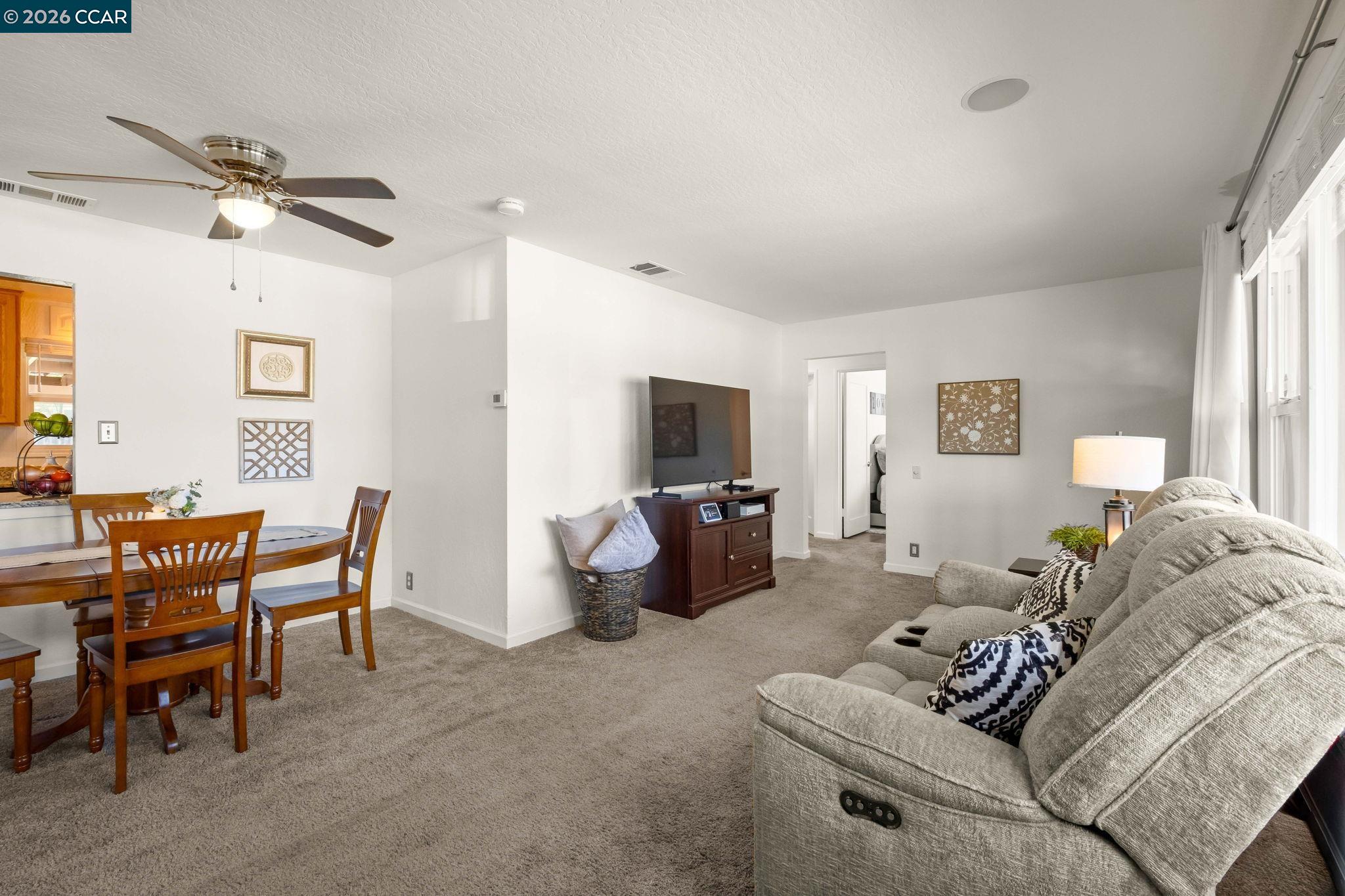 Detail Gallery Image 4 of 44 For 5070 Bonwell Dr, Concord,  CA 94521 - 3 Beds | 1 Baths