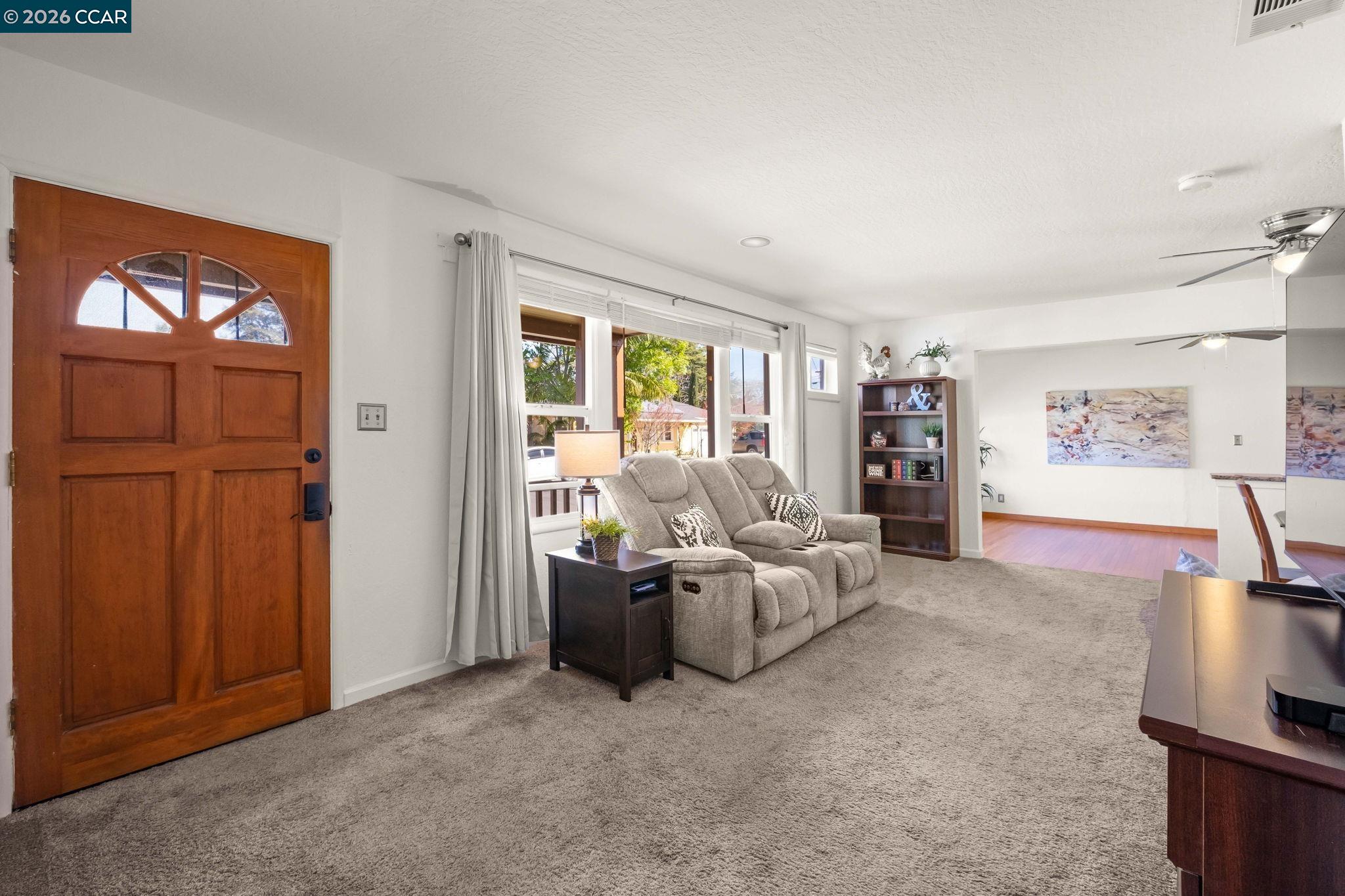 Detail Gallery Image 6 of 44 For 5070 Bonwell Dr, Concord,  CA 94521 - 3 Beds | 1 Baths