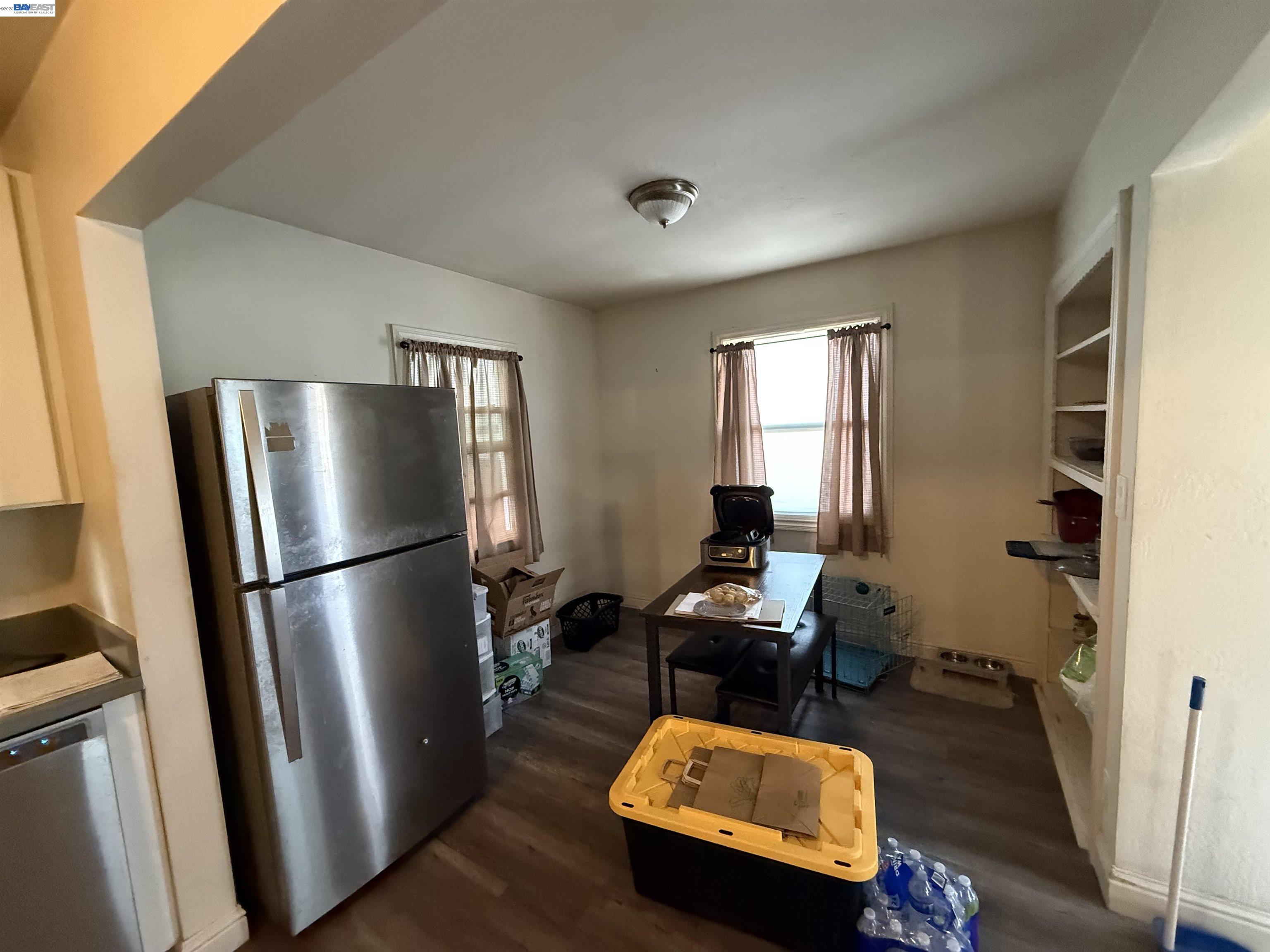 Detail Gallery Image 3 of 11 For 860 7th St, Richmond,  CA 94801 - 3 Beds | 1 Baths