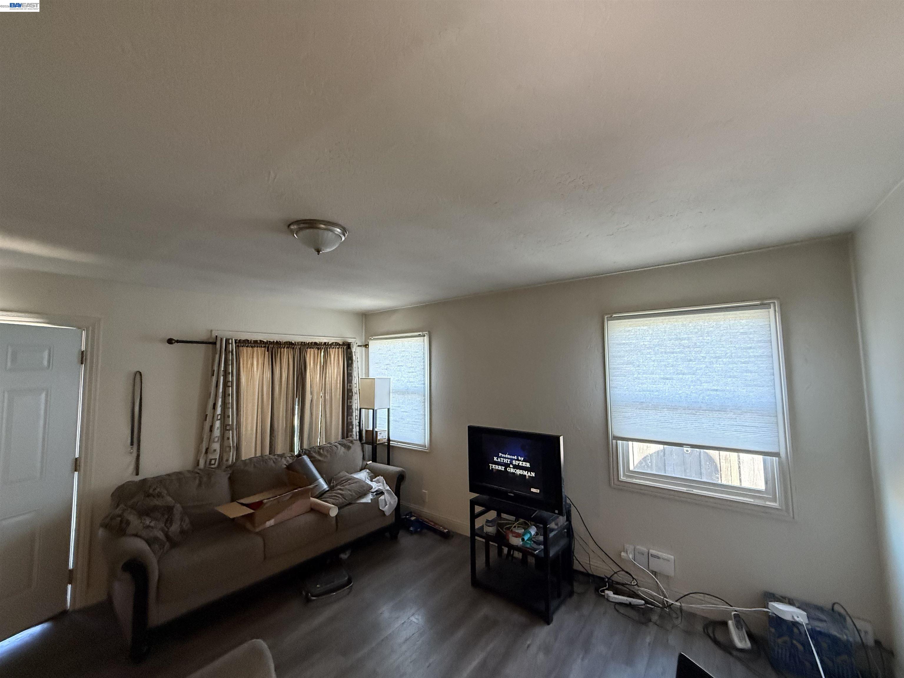 Detail Gallery Image 6 of 11 For 860 7th St, Richmond,  CA 94801 - 3 Beds | 1 Baths