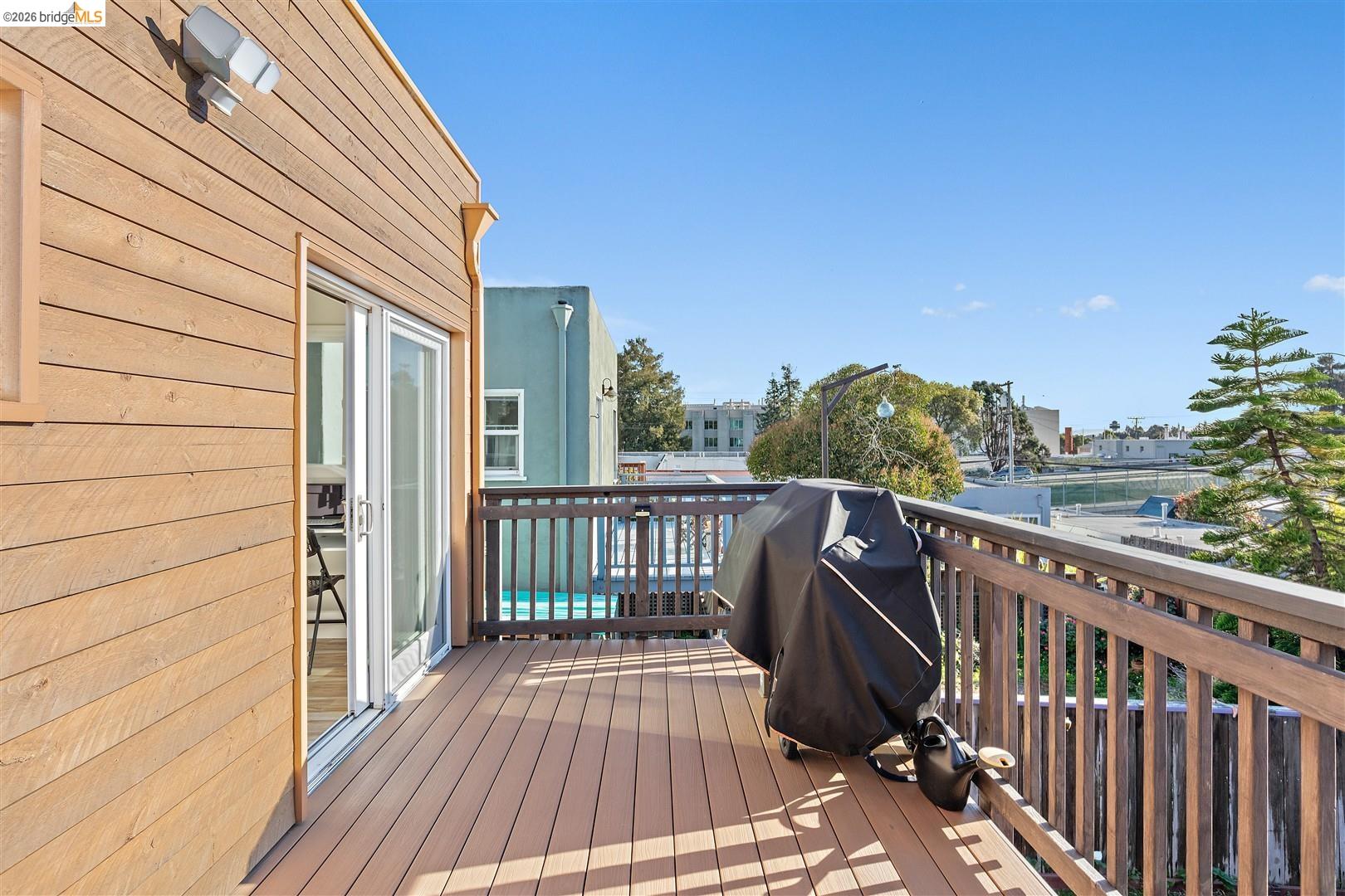 Detail Gallery Image 21 of 60 For 926 Pierce St, Albany,  CA 94706 - 2 Beds | 1 Baths