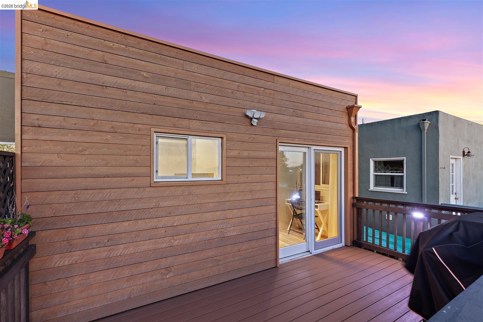 Detail Gallery Image 22 of 60 For 926 Pierce St, Albany,  CA 94706 - 2 Beds | 1 Baths