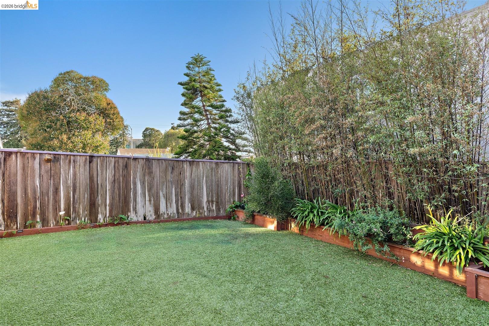 Detail Gallery Image 25 of 60 For 926 Pierce St, Albany,  CA 94706 - 2 Beds | 1 Baths