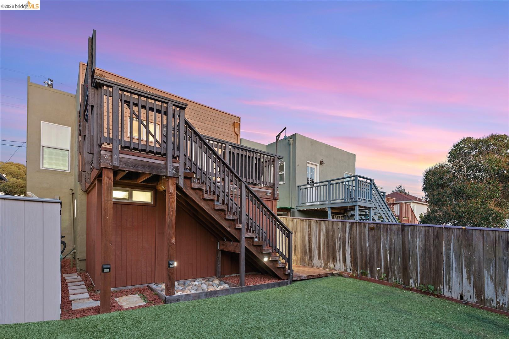 Detail Gallery Image 38 of 60 For 926 Pierce St, Albany,  CA 94706 - 2 Beds | 1 Baths