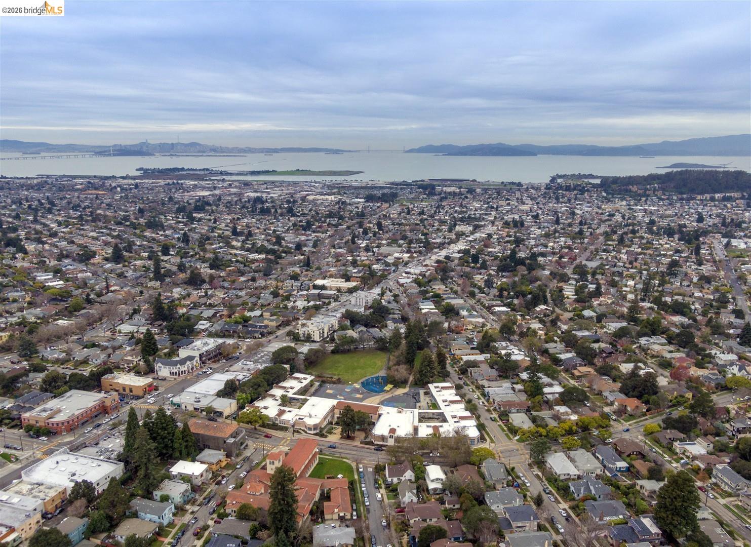 Detail Gallery Image 49 of 60 For 926 Pierce St, Albany,  CA 94706 - 2 Beds | 1 Baths