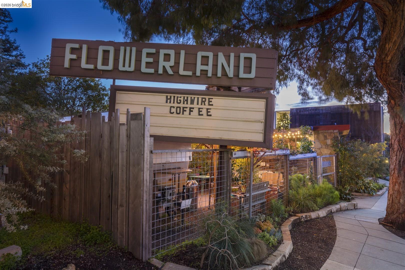 Detail Gallery Image 51 of 60 For 926 Pierce St, Albany,  CA 94706 - 2 Beds | 1 Baths