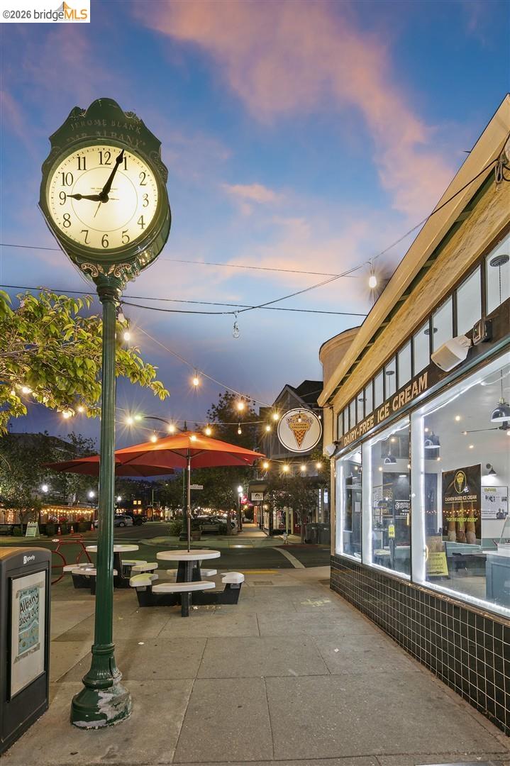 Detail Gallery Image 55 of 60 For 926 Pierce St, Albany,  CA 94706 - 2 Beds | 1 Baths