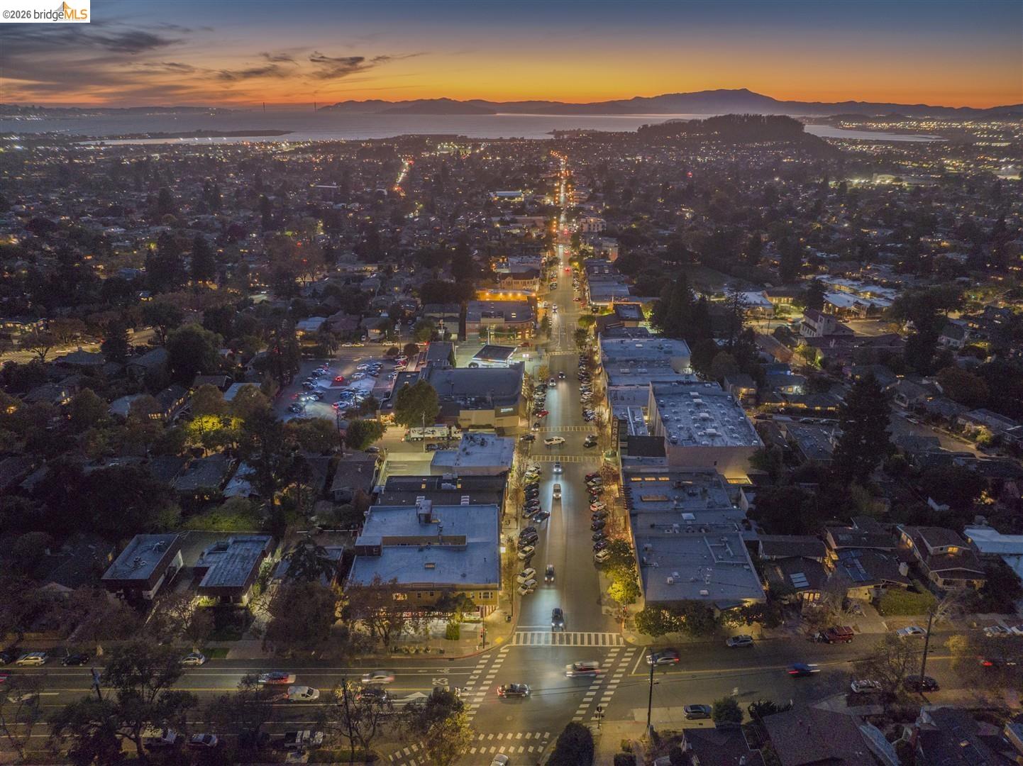 Detail Gallery Image 56 of 60 For 926 Pierce St, Albany,  CA 94706 - 2 Beds | 1 Baths