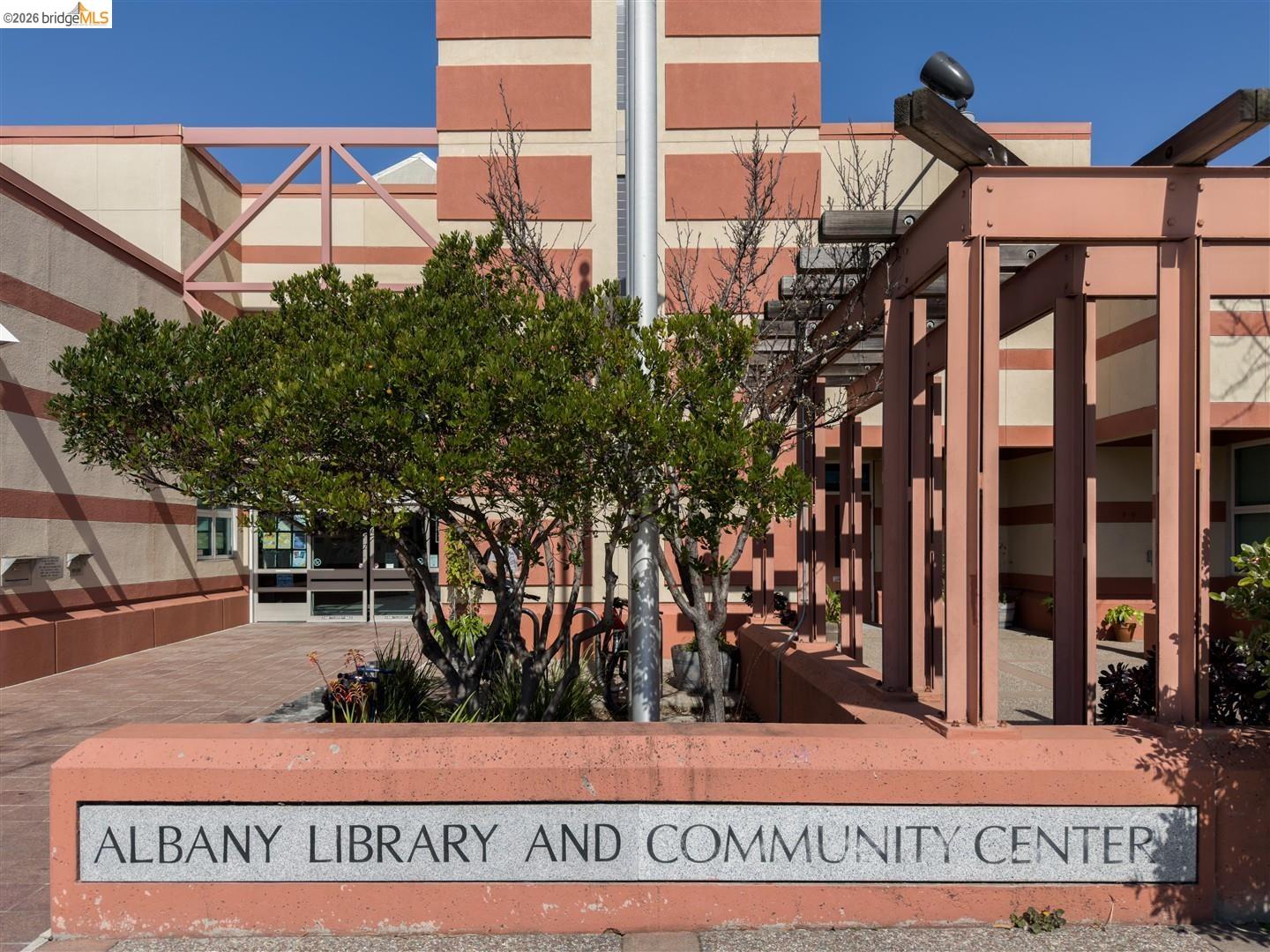 Detail Gallery Image 59 of 60 For 926 Pierce St, Albany,  CA 94706 - 2 Beds | 1 Baths