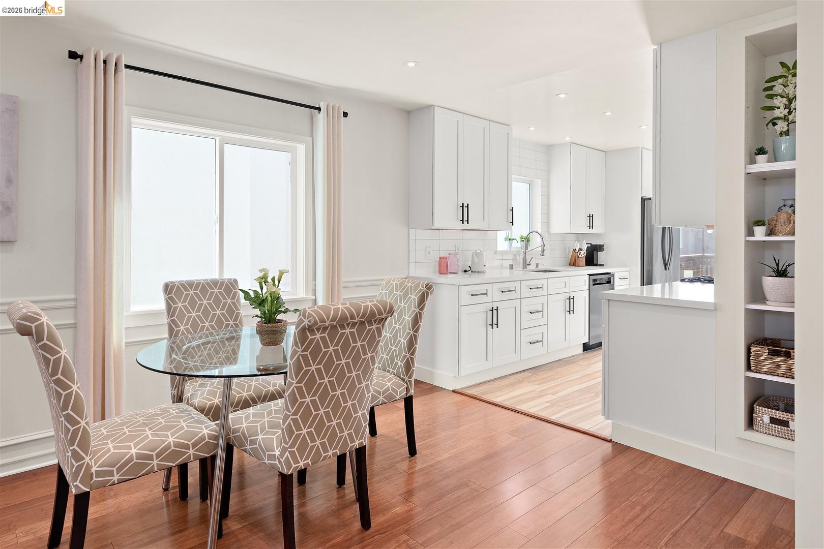 Detail Gallery Image 9 of 60 For 926 Pierce St, Albany,  CA 94706 - 2 Beds | 1 Baths