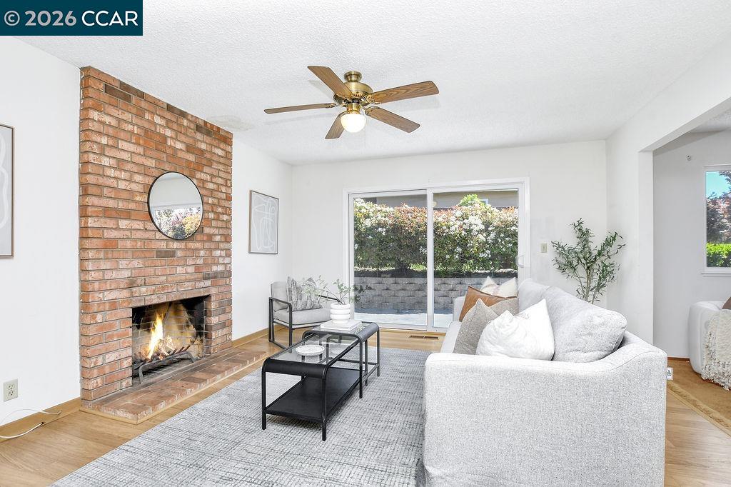 Detail Gallery Image 11 of 34 For 6 Windhaven Court, Pleasant Hill,  CA 94523 - 3 Beds | 2 Baths