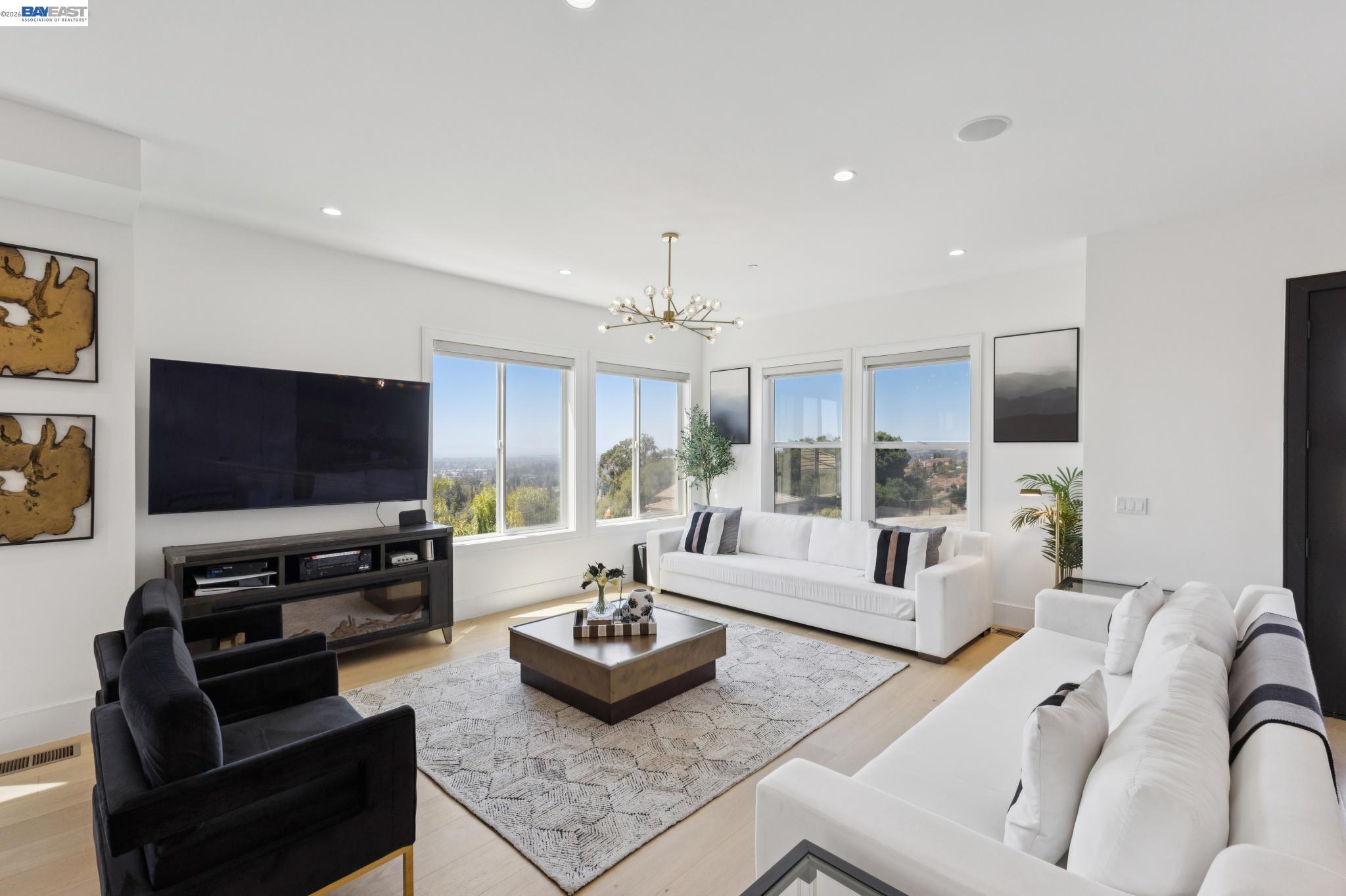 Detail Gallery Image 6 of 60 For 3606 Sarita St, Hayward,  CA 94542 - 4 Beds | 4/1 Baths