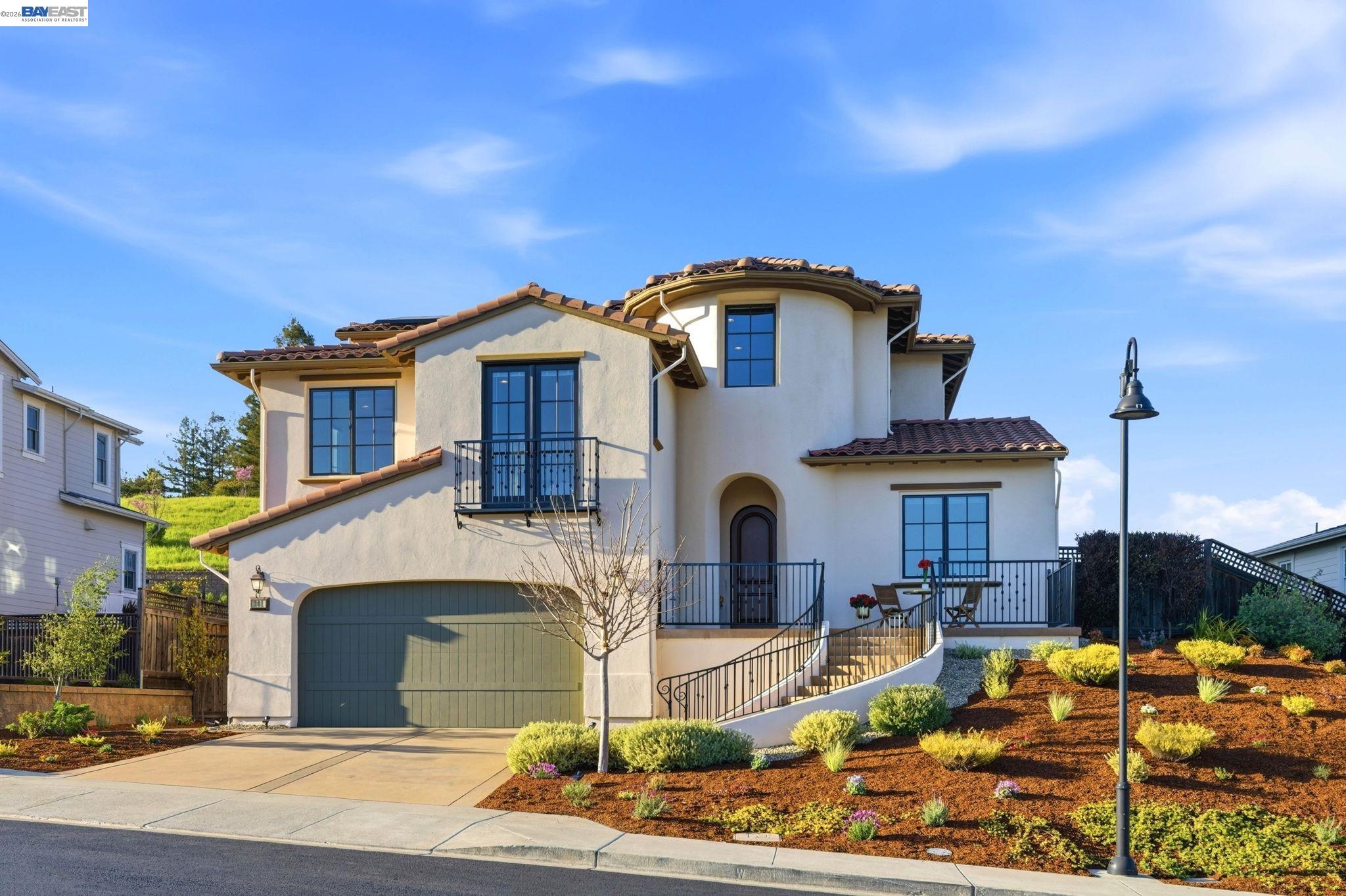 Detail Gallery Image 2 of 28 For 201 Willowbrook Ln, Moraga,  CA 94556 - 4 Beds | 3/1 Baths