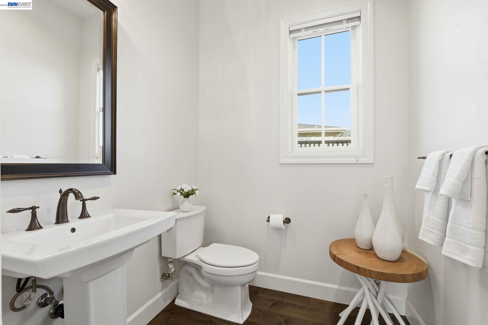 Detail Gallery Image 23 of 28 For 201 Willowbrook Ln, Moraga,  CA 94556 - 4 Beds | 3/1 Baths