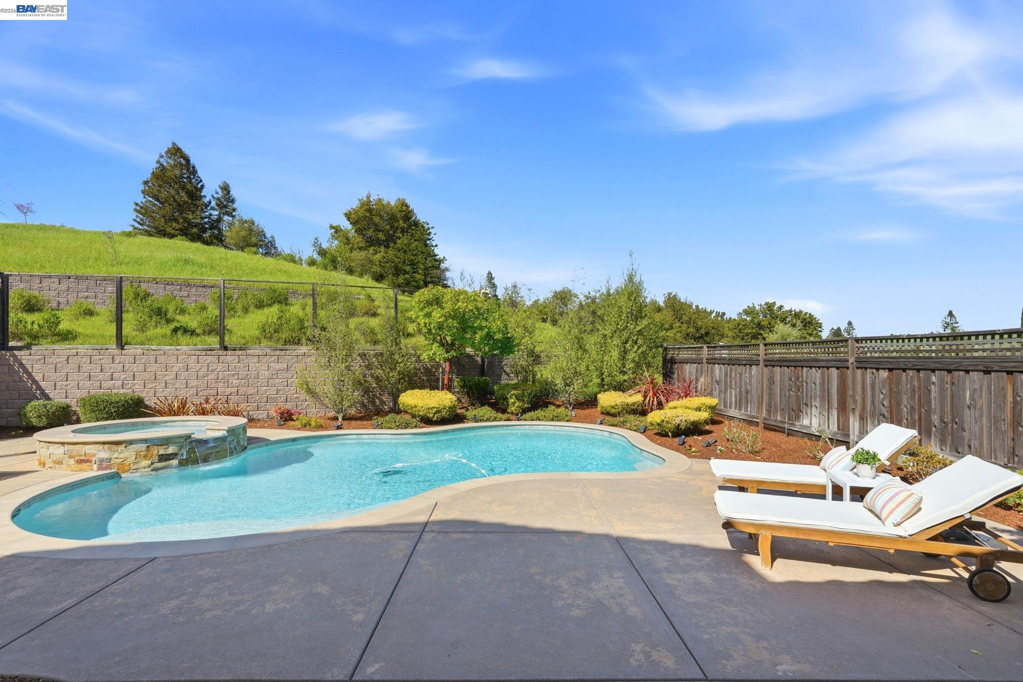 Detail Gallery Image 28 of 31 For 201 Willowbrook Ln, Moraga,  CA 94556 - 4 Beds | 3/1 Baths