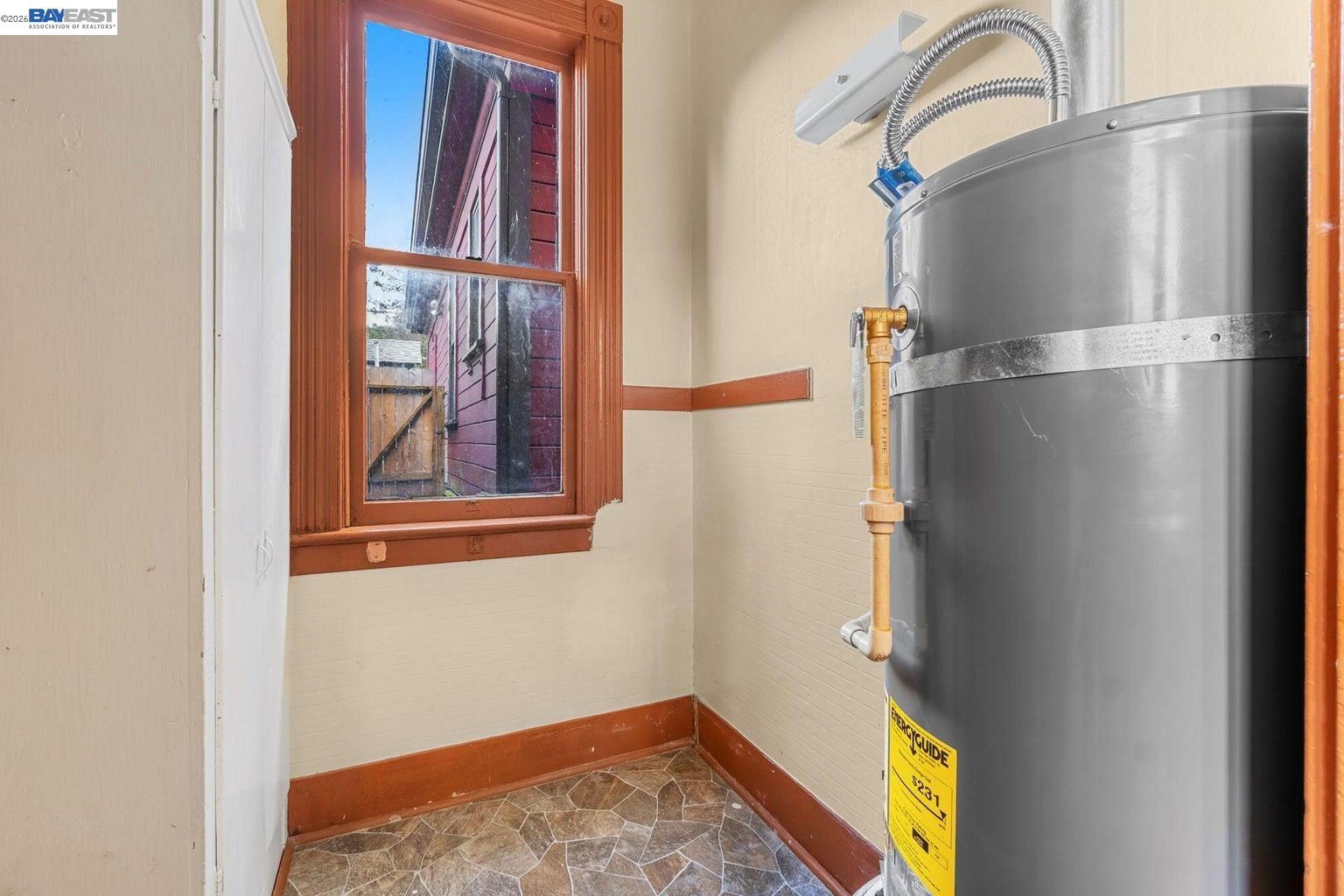 Detail Gallery Image 14 of 27 For 2303 Union St, Eureka,  CA 95501 - – Beds | – Baths