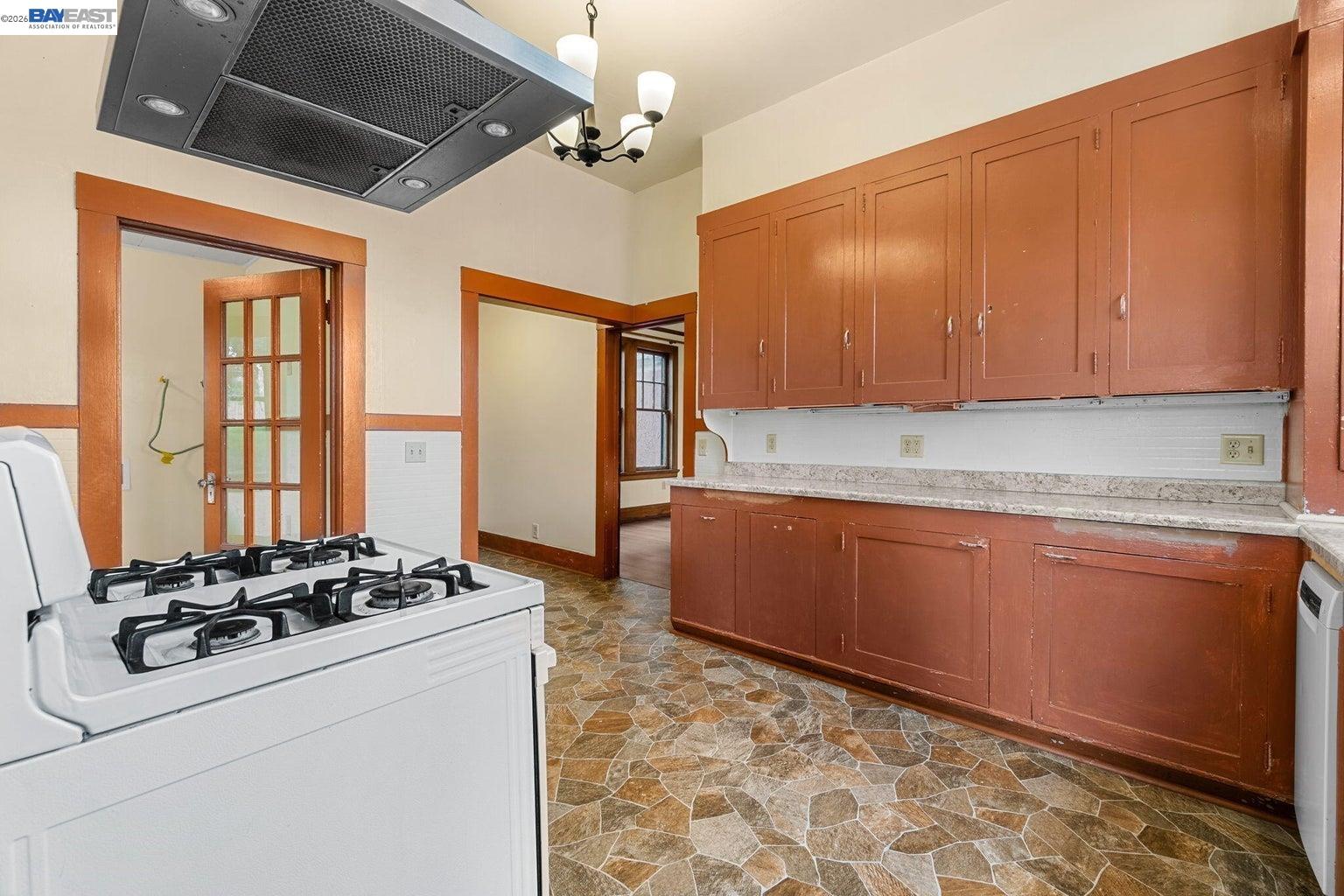 Detail Gallery Image 8 of 27 For 2303 Union St, Eureka,  CA 95501 - – Beds | – Baths