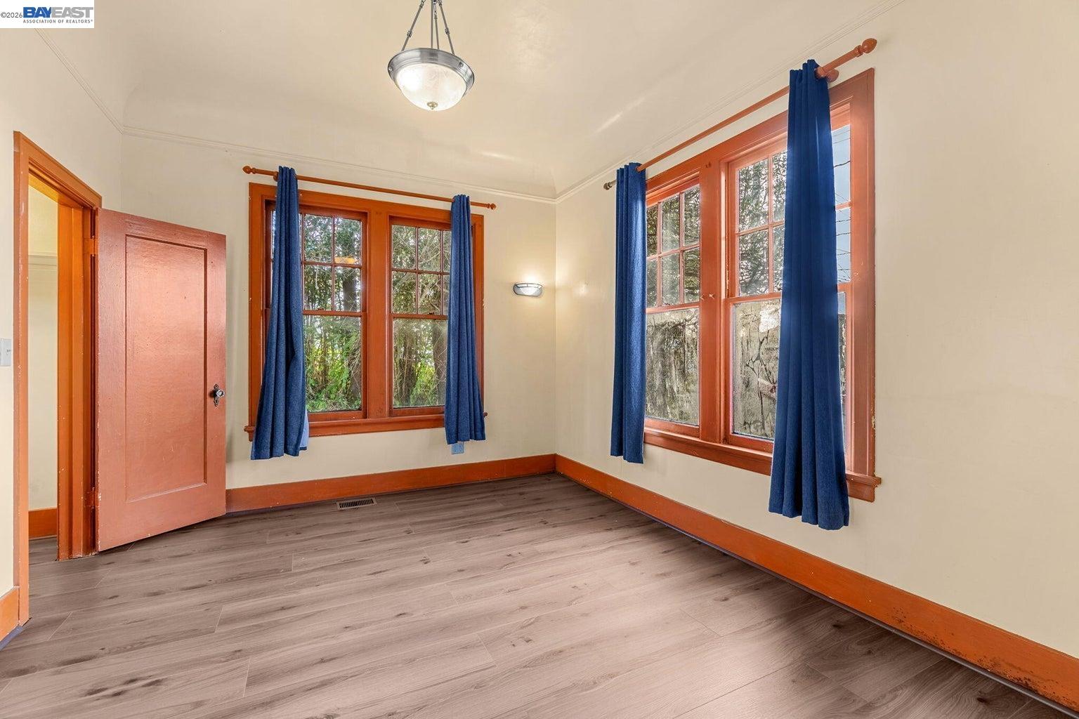 Detail Gallery Image 10 of 27 For 2303 Union St, Eureka,  CA 95501 - – Beds | – Baths