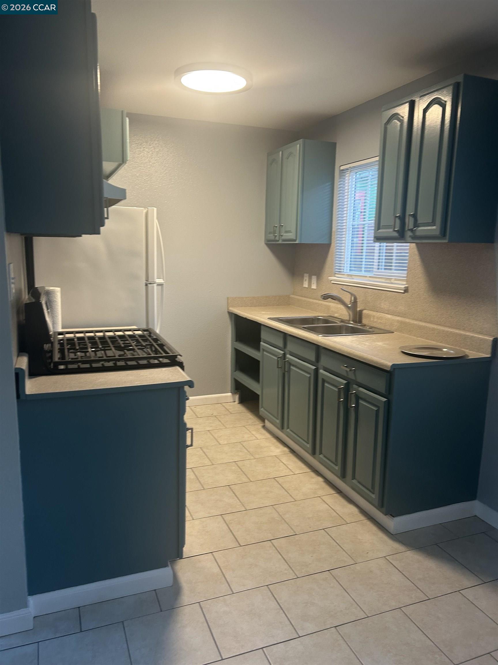 Detail Gallery Image 2 of 11 For 3817 Florida Ave, Richmond,  CA 94804 - 3 Beds | 1/1 Baths