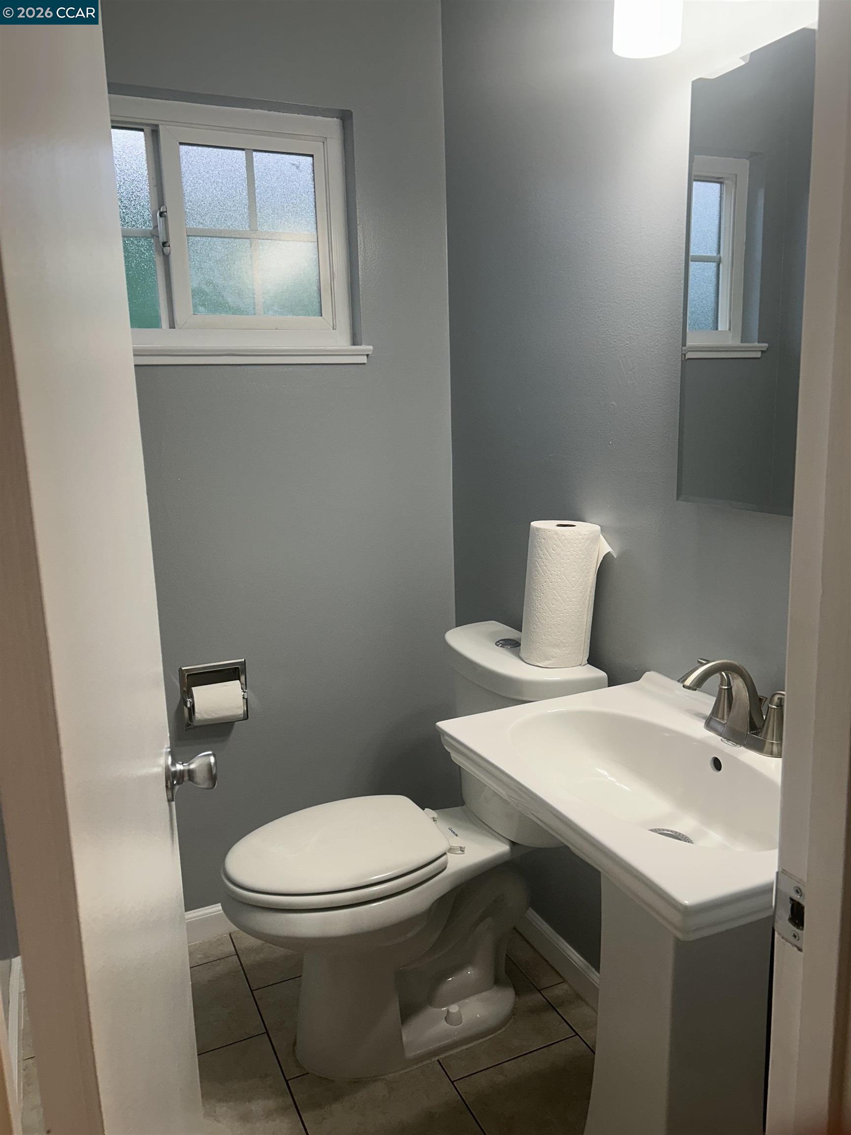 Detail Gallery Image 3 of 11 For 3817 Florida Ave, Richmond,  CA 94804 - 3 Beds | 1/1 Baths