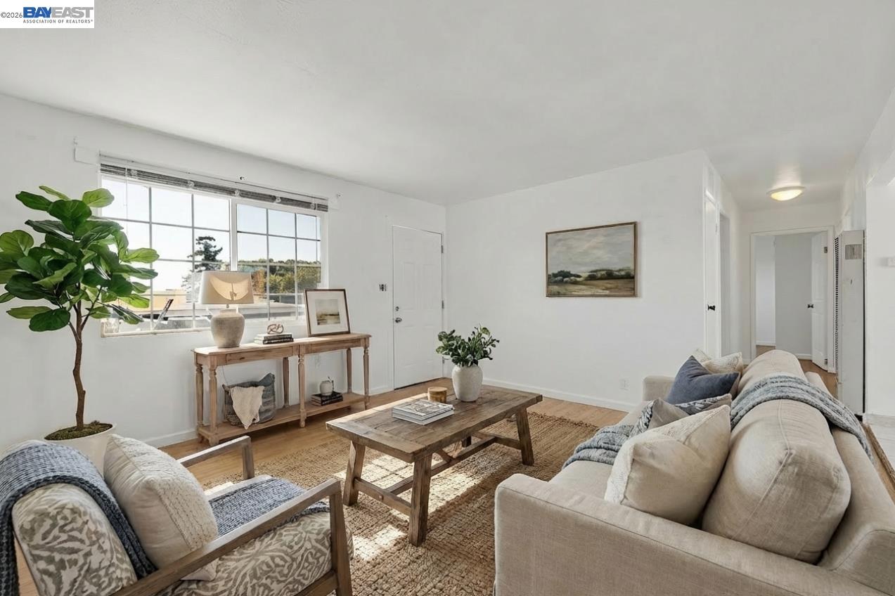 Detail Gallery Image 12 of 37 For 2828 22nd Avenue, Oakland,  CA 94606 - – Beds | – Baths