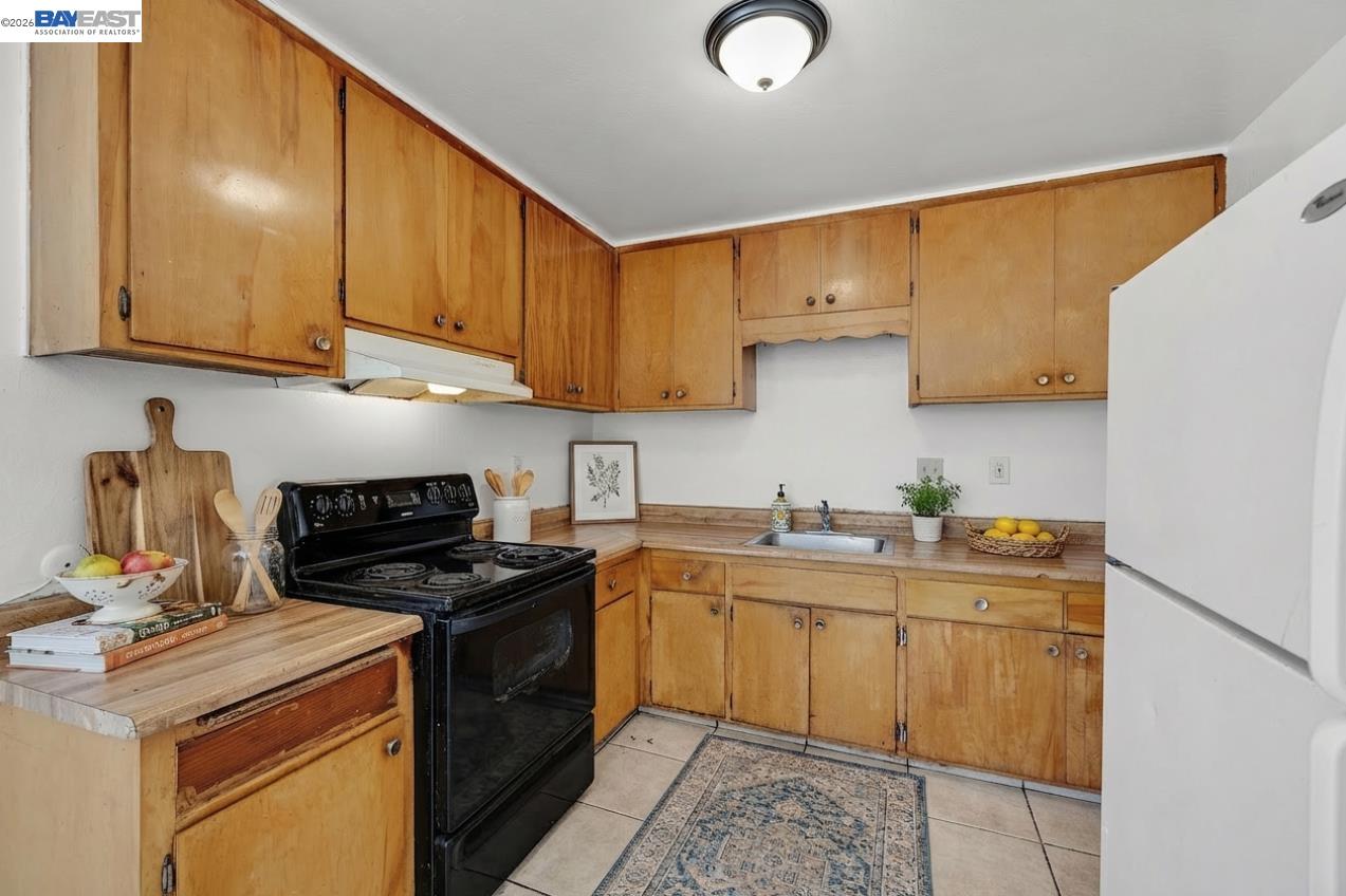 Detail Gallery Image 9 of 37 For 2828 22nd Avenue, Oakland,  CA 94606 - – Beds | – Baths