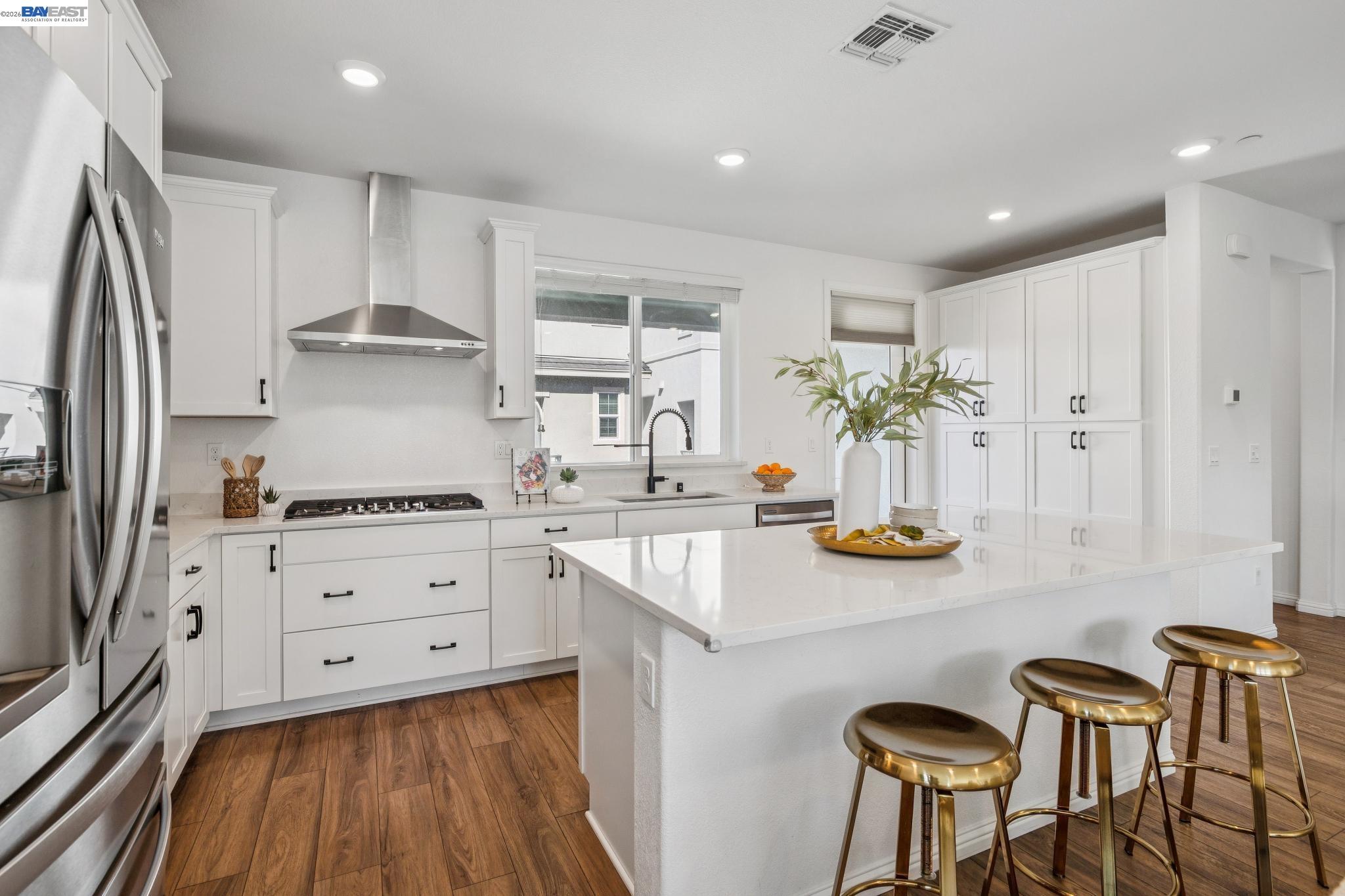 Detail Gallery Image 11 of 60 For 24170 Amaranth Loop, Hayward,  CA 94541 - 3 Beds | 3/1 Baths