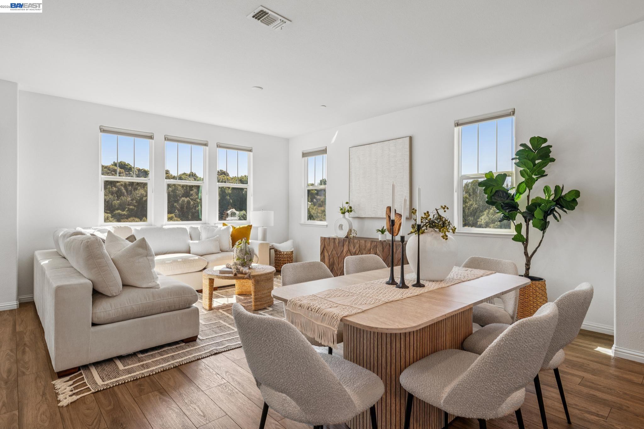 Detail Gallery Image 13 of 60 For 24170 Amaranth Loop, Hayward,  CA 94541 - 3 Beds | 3/1 Baths