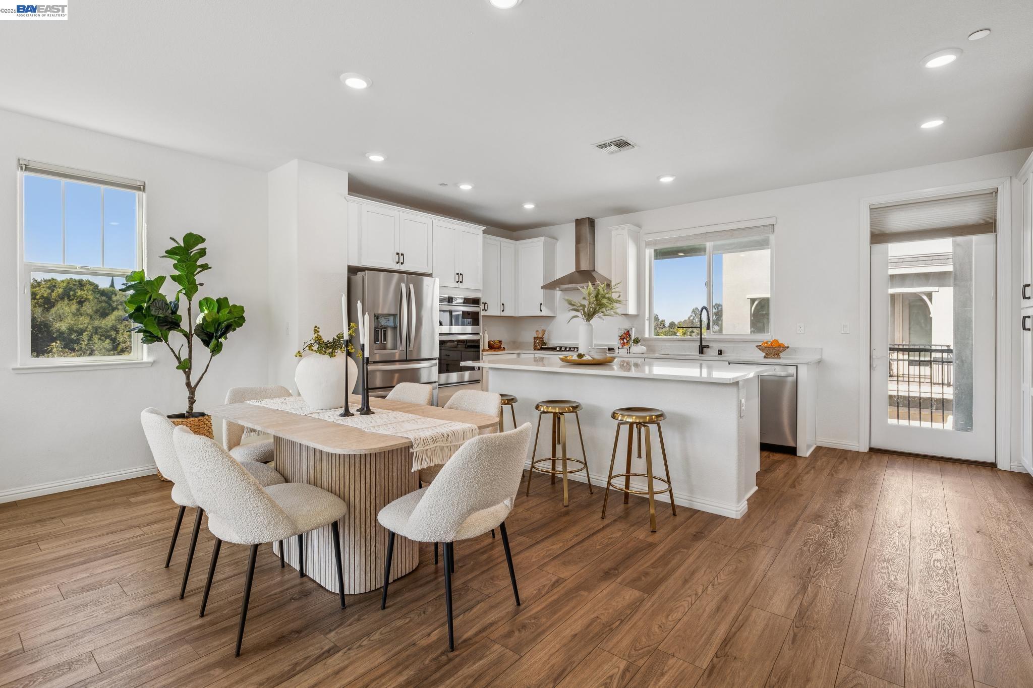 Detail Gallery Image 15 of 60 For 24170 Amaranth Loop, Hayward,  CA 94541 - 3 Beds | 3/1 Baths