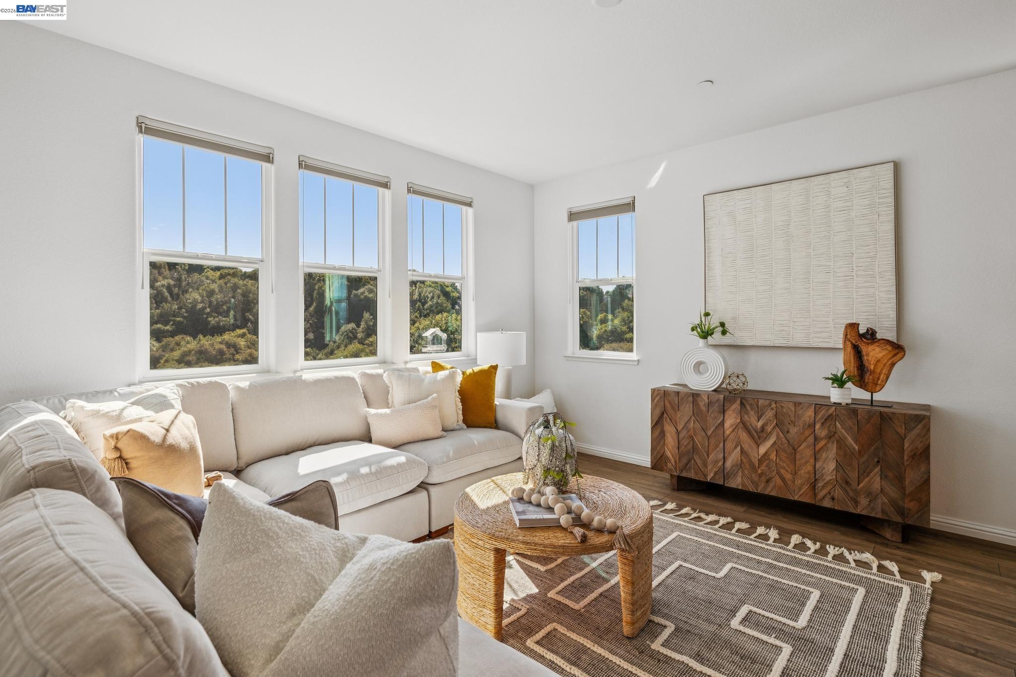 Detail Gallery Image 16 of 60 For 24170 Amaranth Loop, Hayward,  CA 94541 - 3 Beds | 3/1 Baths