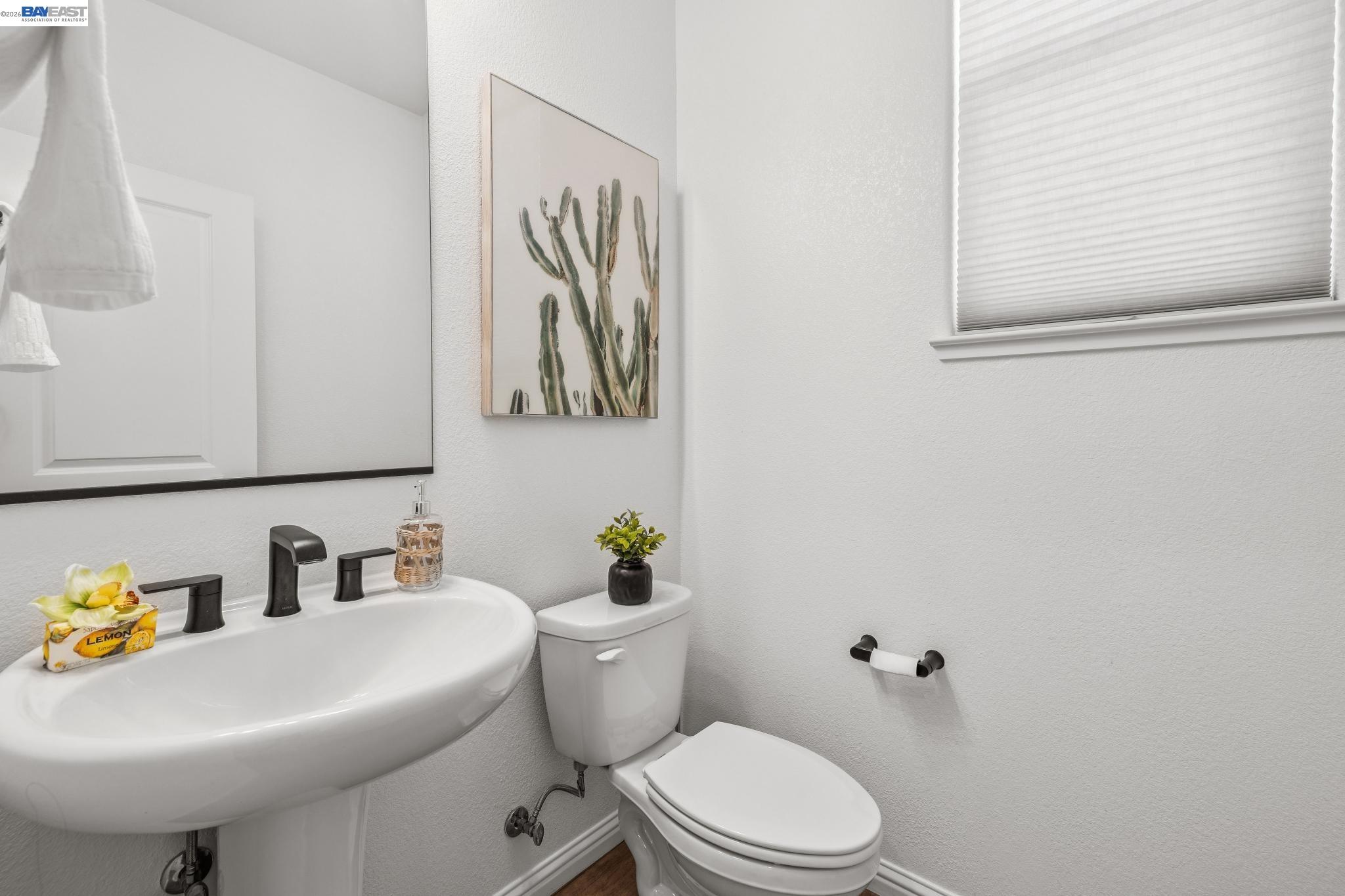 Detail Gallery Image 23 of 60 For 24170 Amaranth Loop, Hayward,  CA 94541 - 3 Beds | 3/1 Baths