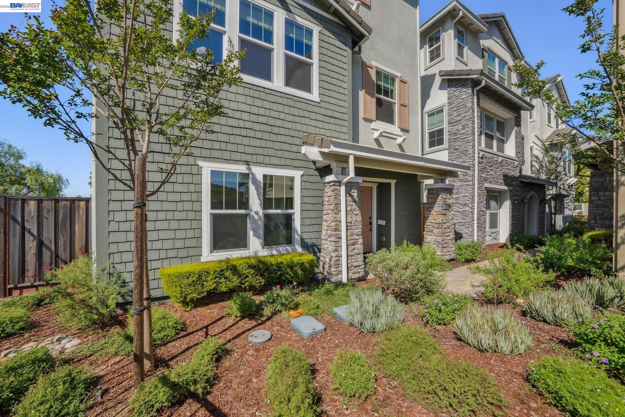 Detail Gallery Image 59 of 60 For 24170 Amaranth Loop, Hayward,  CA 94541 - 3 Beds | 3/1 Baths