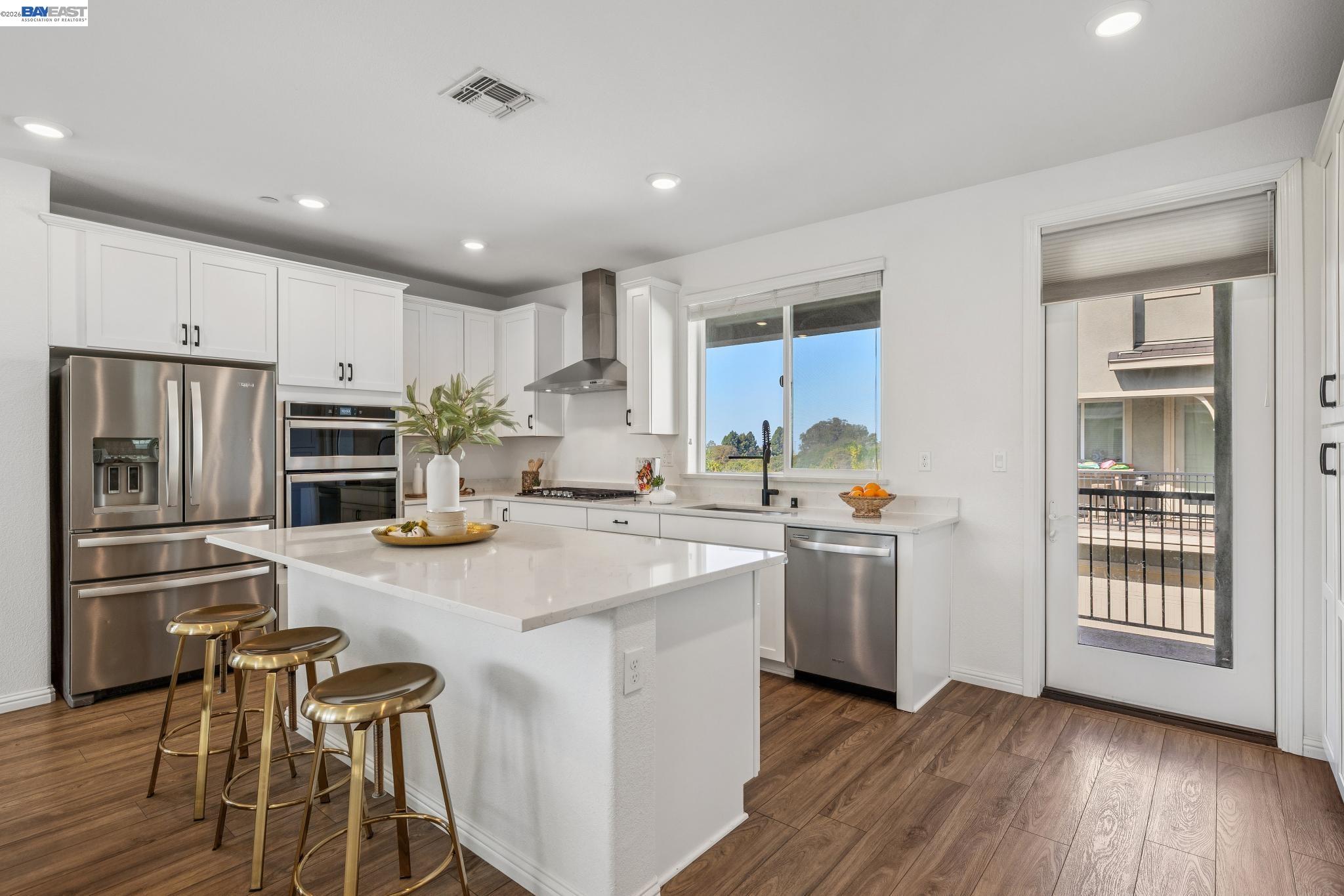 Detail Gallery Image 7 of 60 For 24170 Amaranth Loop, Hayward,  CA 94541 - 3 Beds | 3/1 Baths