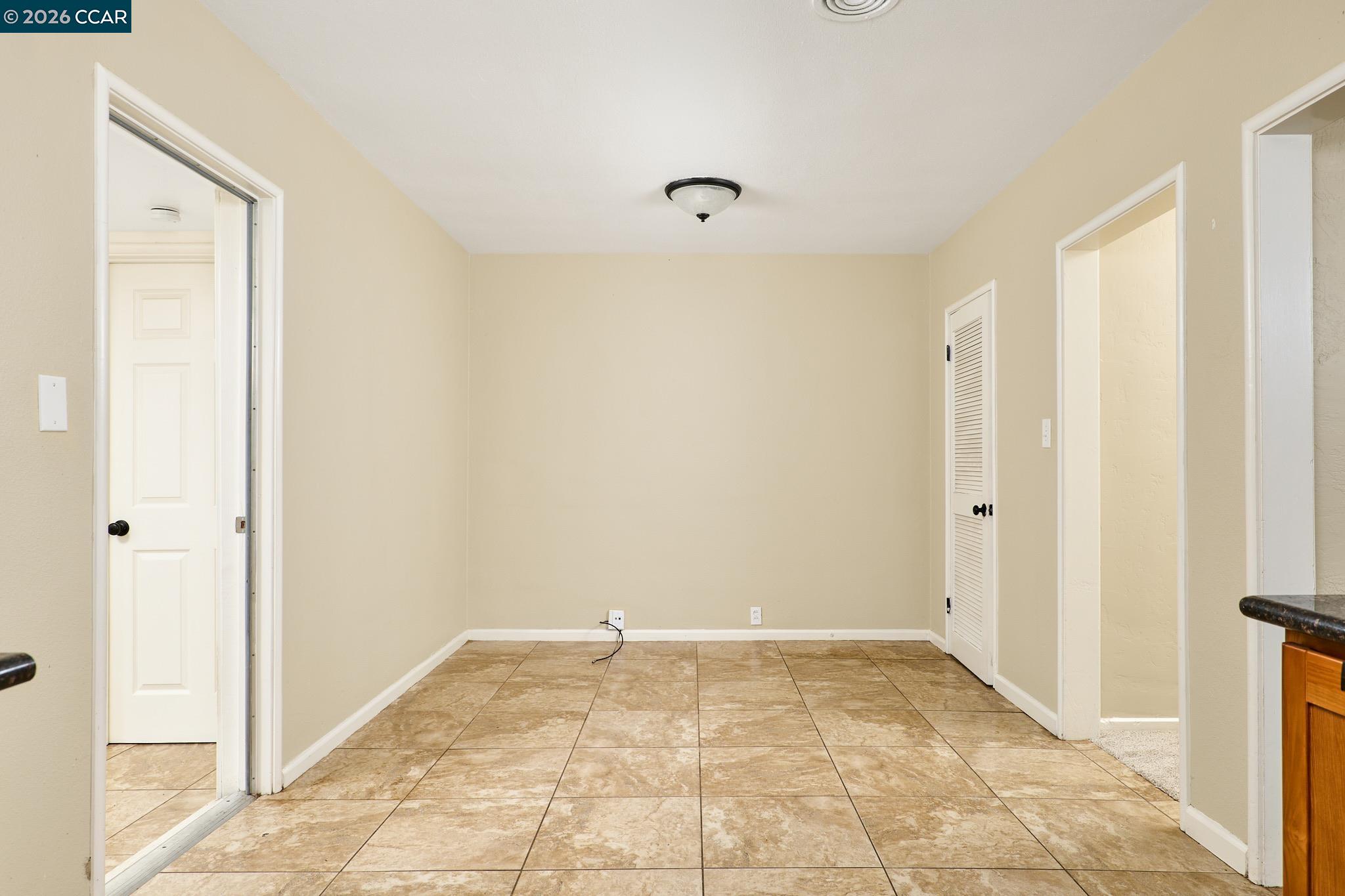 Detail Gallery Image 6 of 29 For 215 Roney Ave, Vallejo,  CA 94590 - 3 Beds | 2 Baths