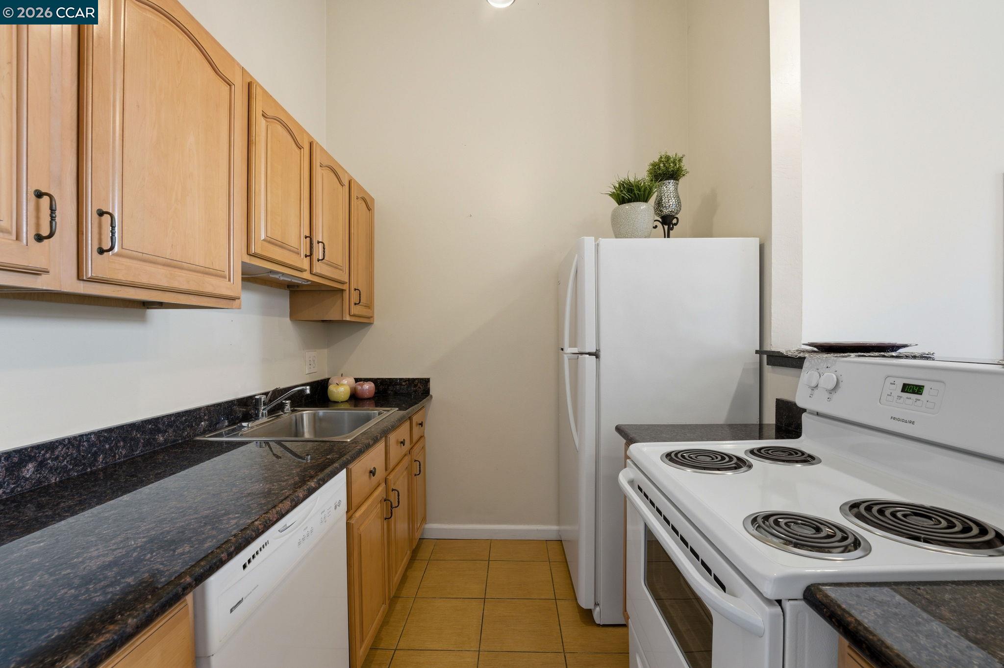 Detail Gallery Image 14 of 49 For 410 N Civic Dr. #303,  Walnut Creek,  CA 94596 - 1 Beds | 1 Baths