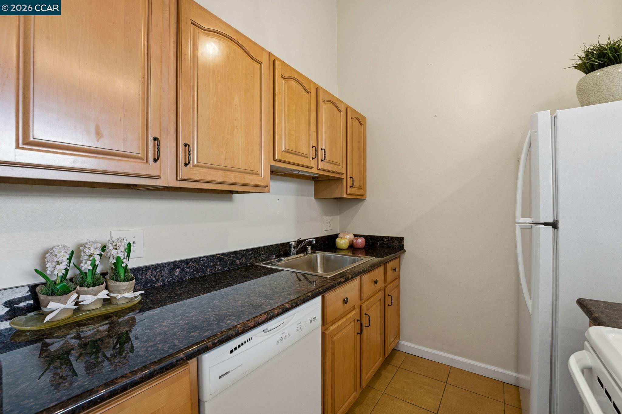 Detail Gallery Image 16 of 49 For 410 N Civic Dr. #303,  Walnut Creek,  CA 94596 - 1 Beds | 1 Baths