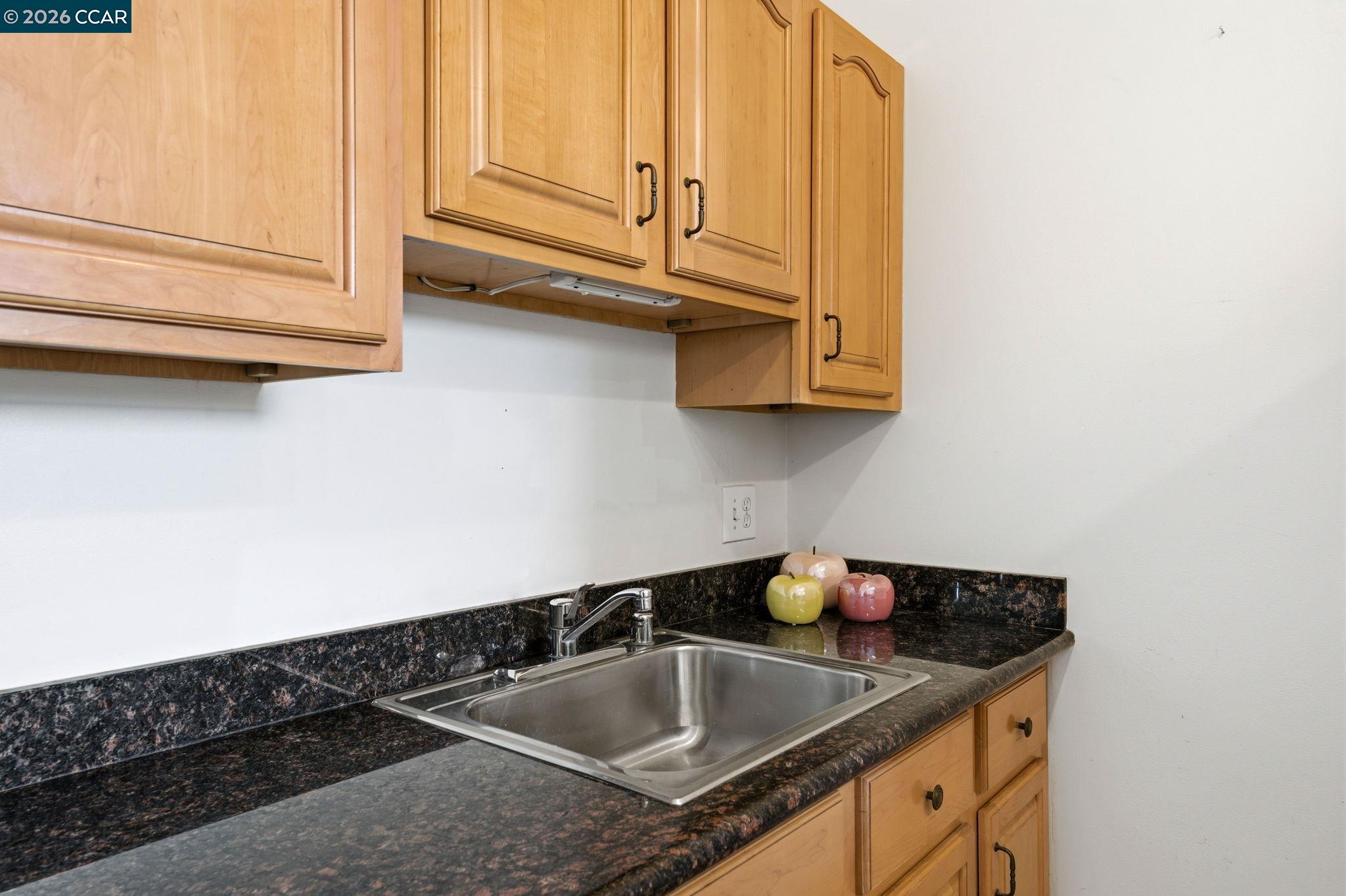 Detail Gallery Image 17 of 49 For 410 N Civic Dr. #303,  Walnut Creek,  CA 94596 - 1 Beds | 1 Baths