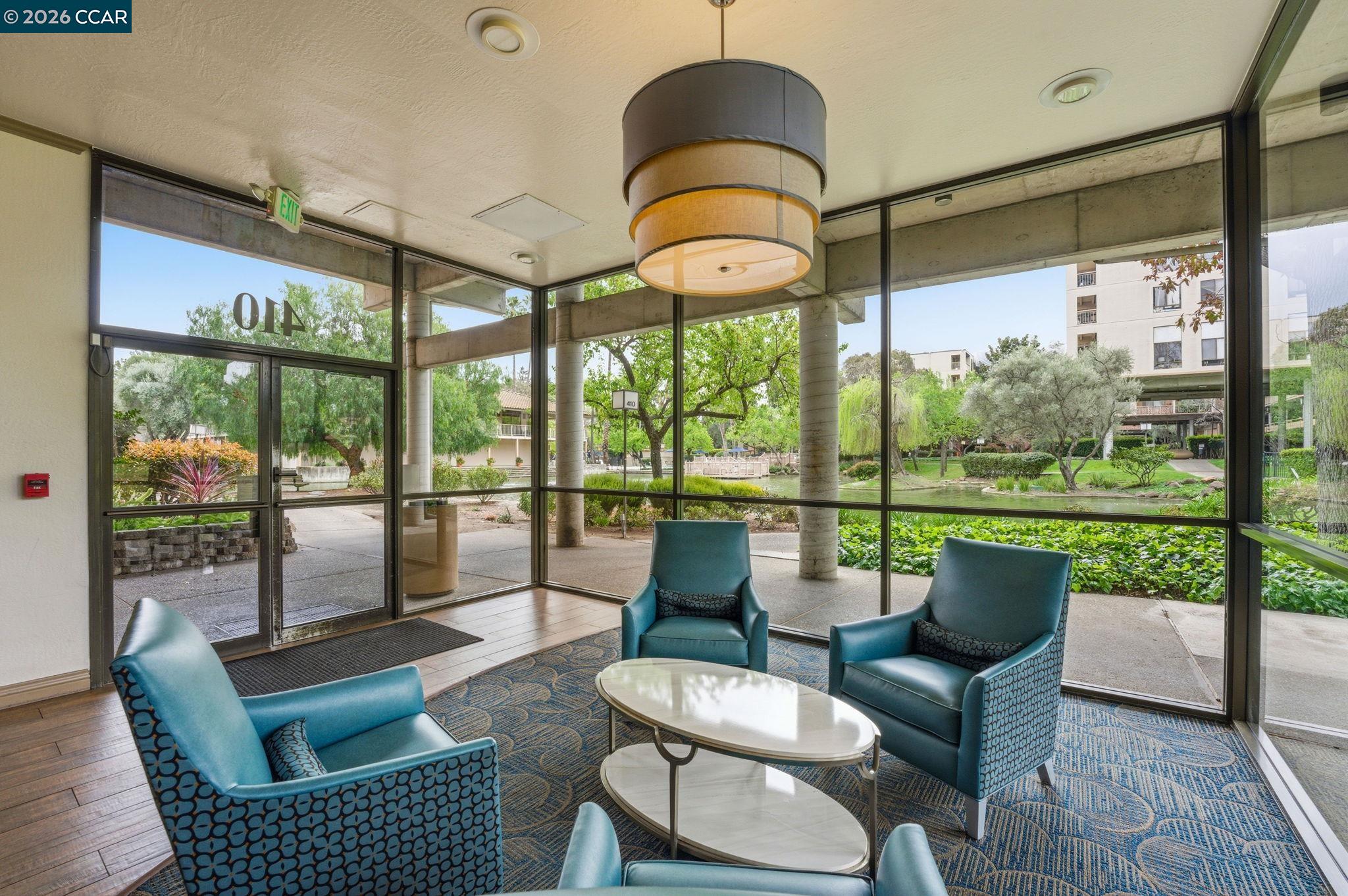 Detail Gallery Image 3 of 49 For 410 N Civic Dr. #303,  Walnut Creek,  CA 94596 - 1 Beds | 1 Baths