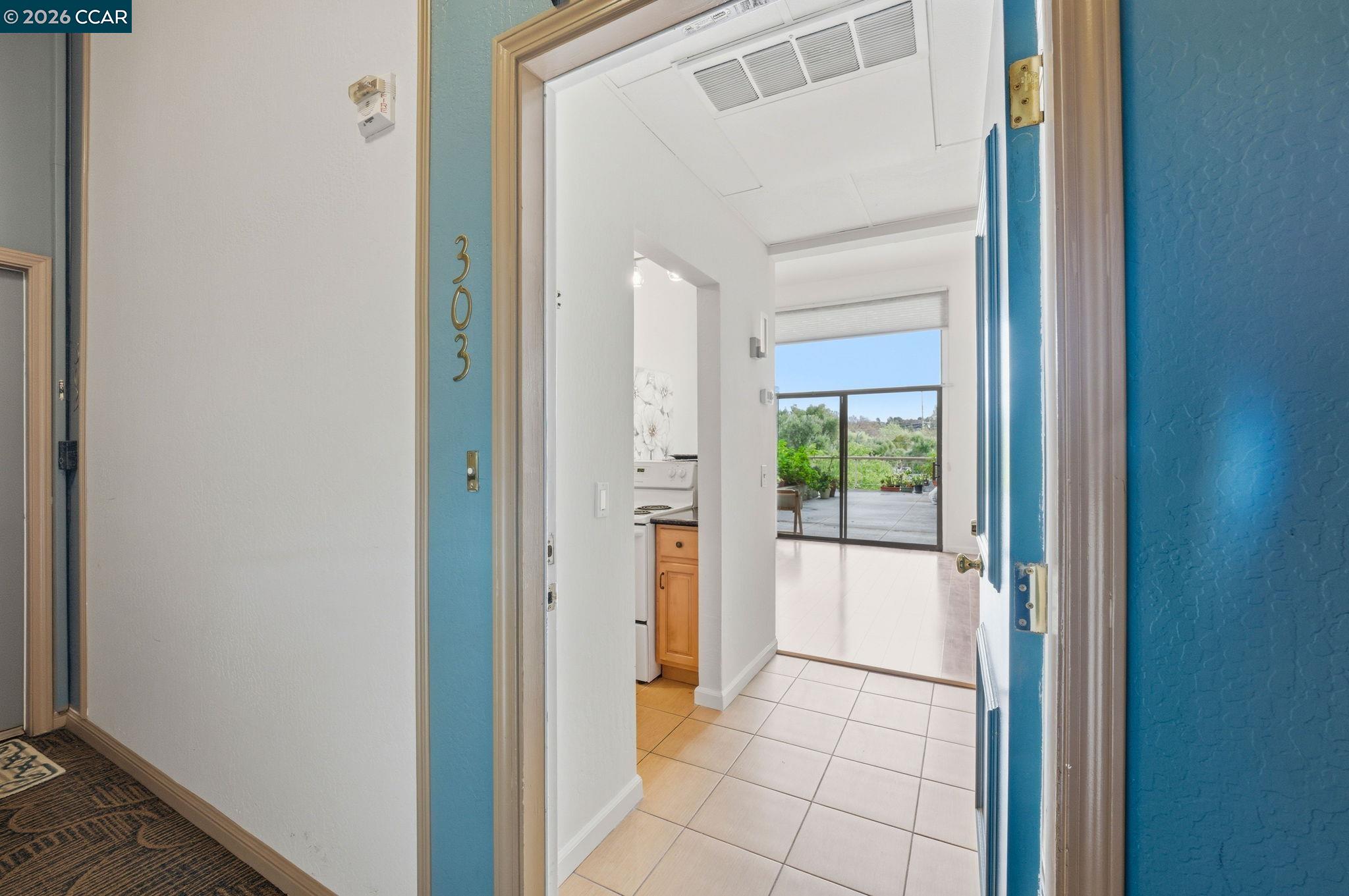 Detail Gallery Image 4 of 49 For 410 N Civic Dr. #303,  Walnut Creek,  CA 94596 - 1 Beds | 1 Baths