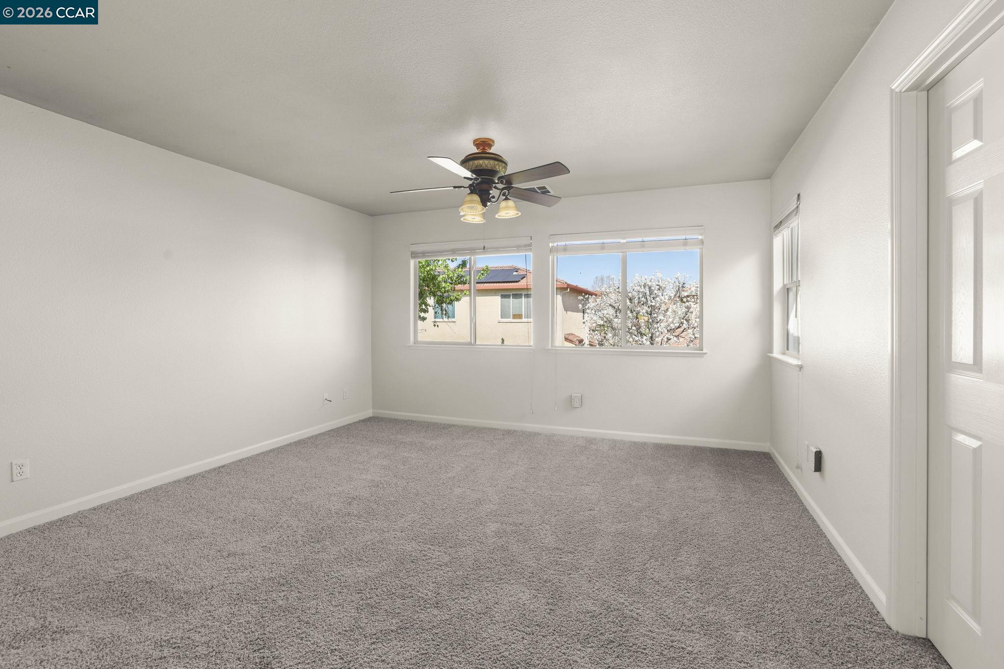 Detail Gallery Image 17 of 26 For 1821 Kern Mountain Way, Antioch,  CA 94531 - 5 Beds | 2/1 Baths