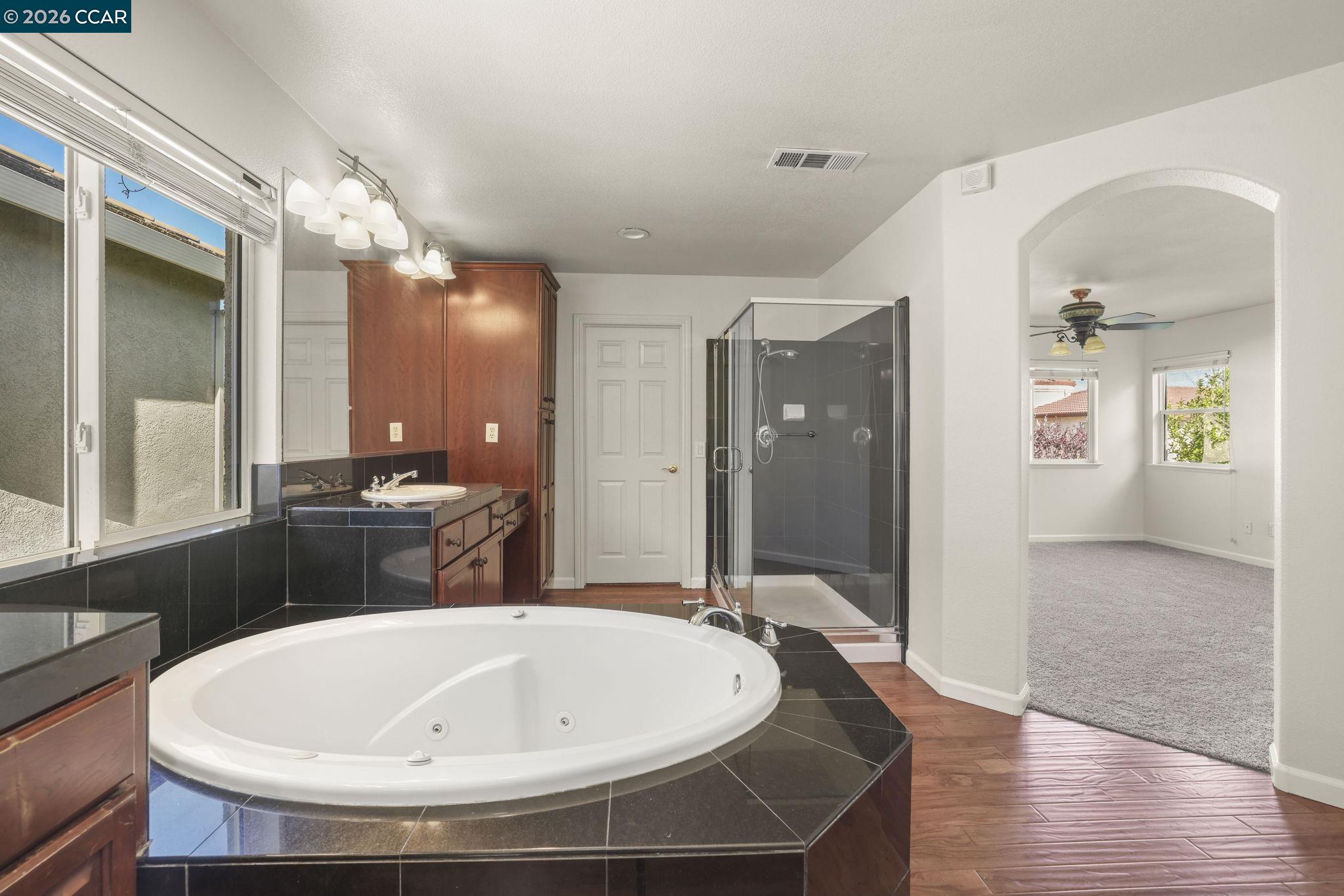 Detail Gallery Image 19 of 26 For 1821 Kern Mountain Way, Antioch,  CA 94531 - 5 Beds | 2/1 Baths