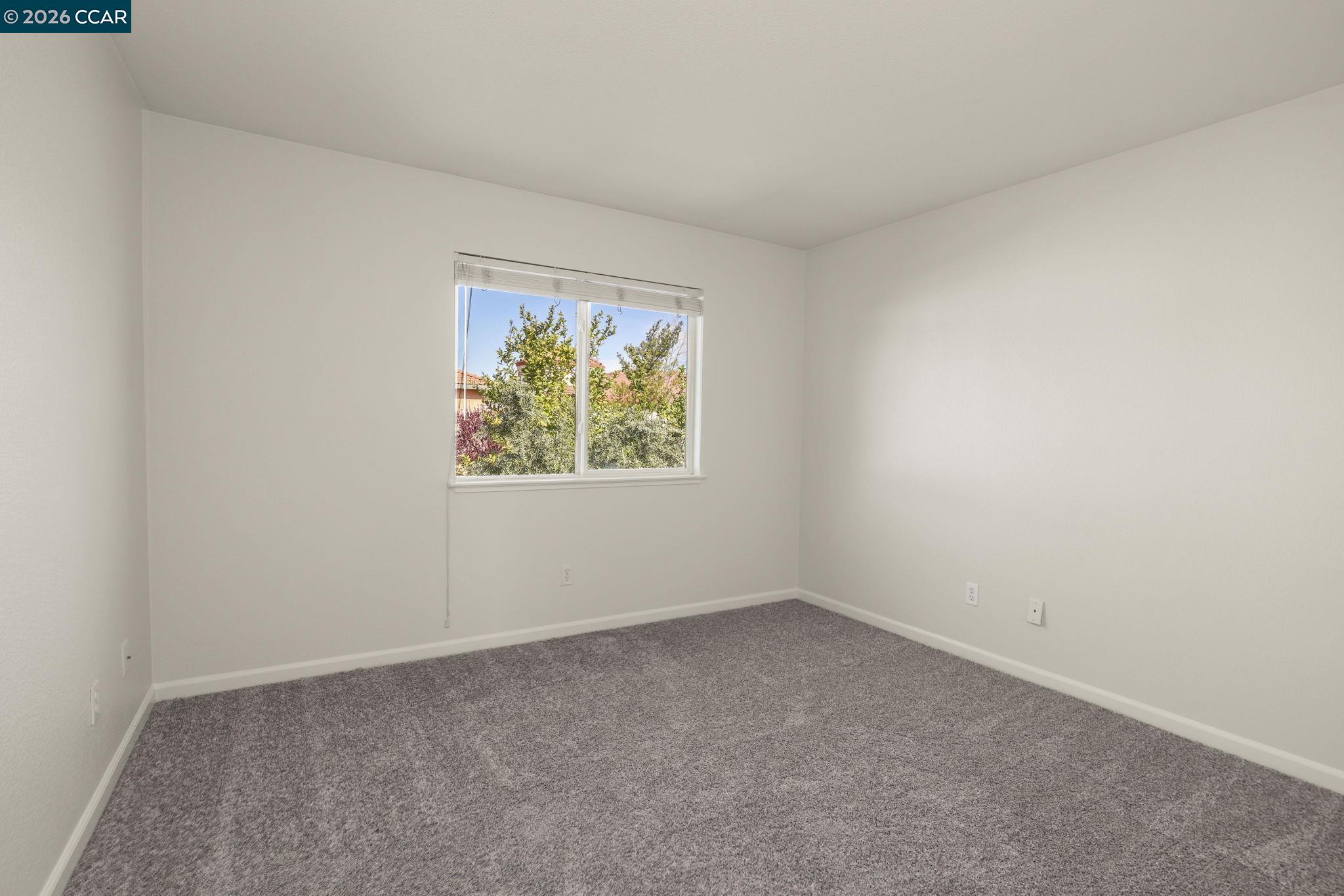 Detail Gallery Image 23 of 26 For 1821 Kern Mountain Way, Antioch,  CA 94531 - 5 Beds | 2/1 Baths