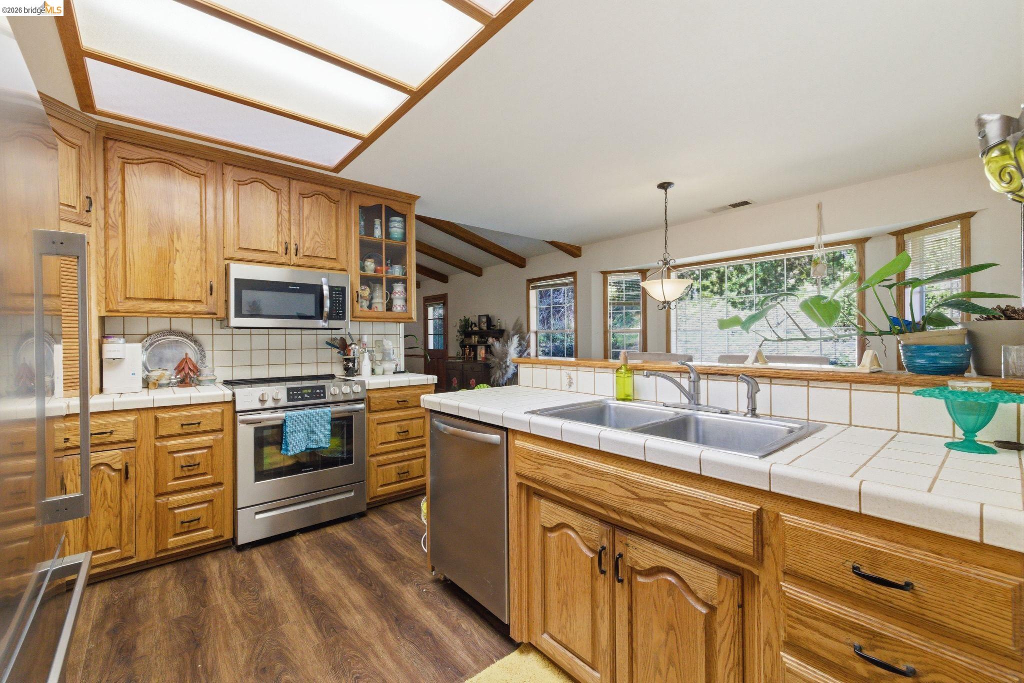 Detail Gallery Image 4 of 32 For 21440 N Tuolumne Rd, Twain Harte,  CA 95383 - 3 Beds | 2 Baths